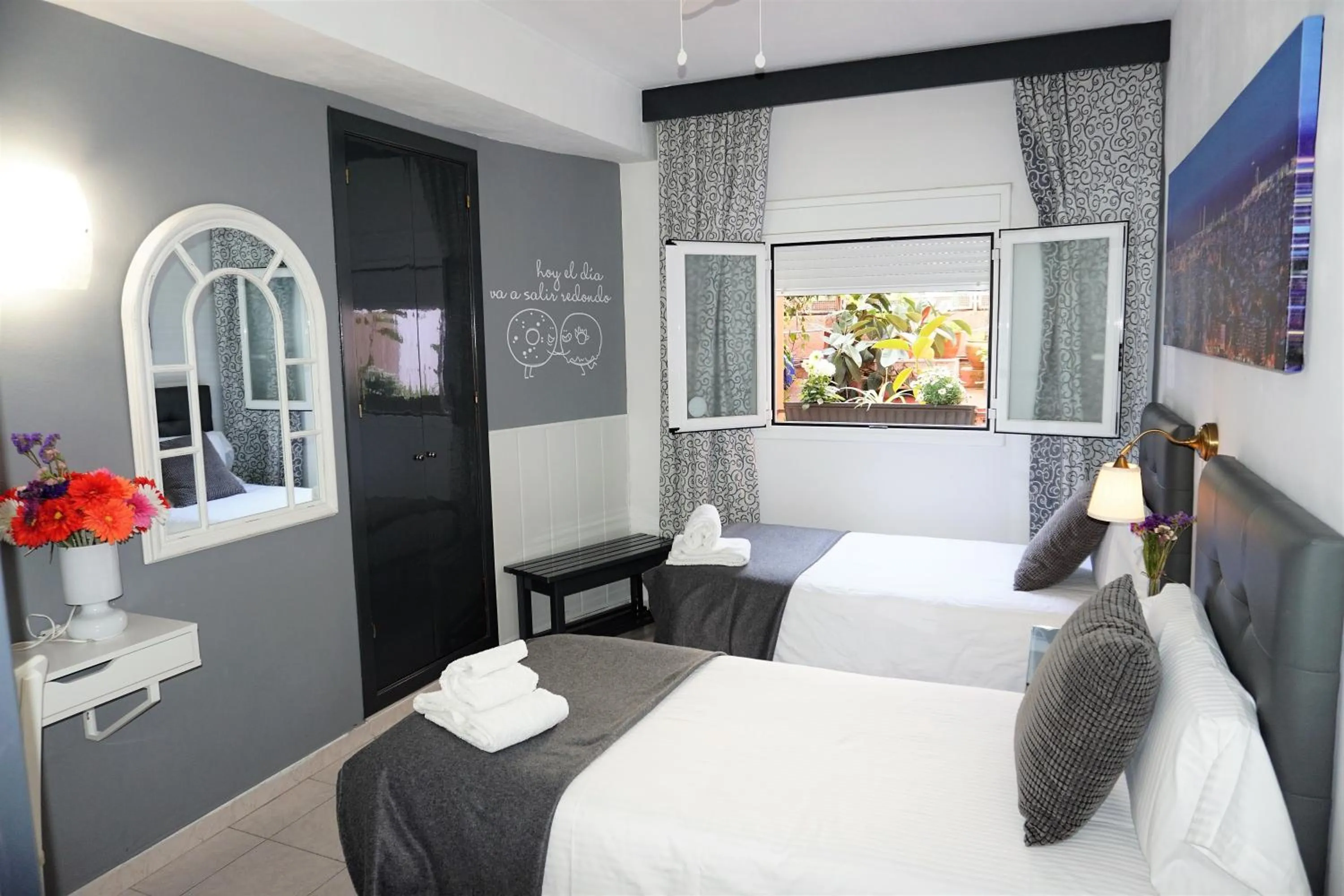 Photo of the whole room, Bed in Hostal Lleida