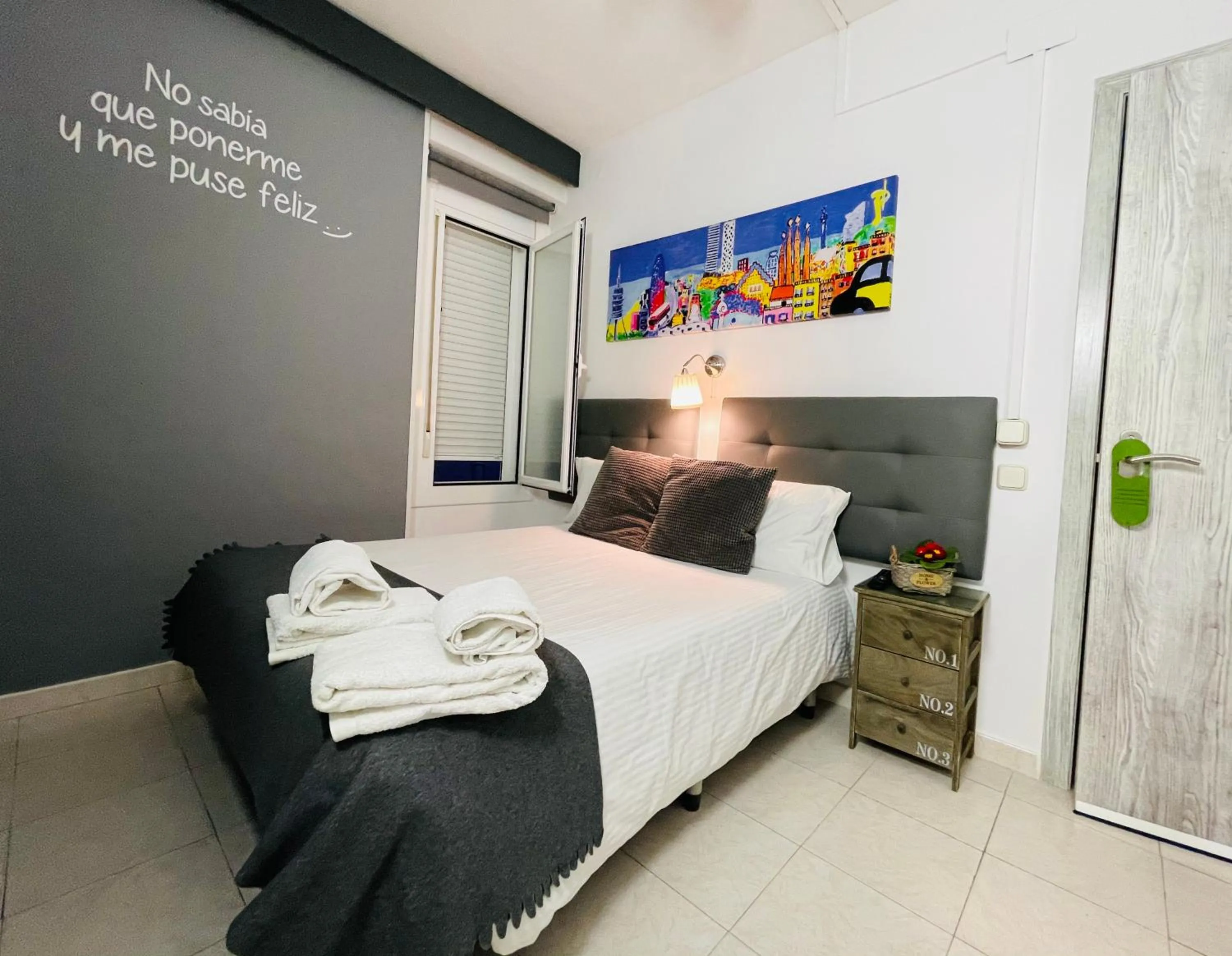 Bed in Hostal Lleida