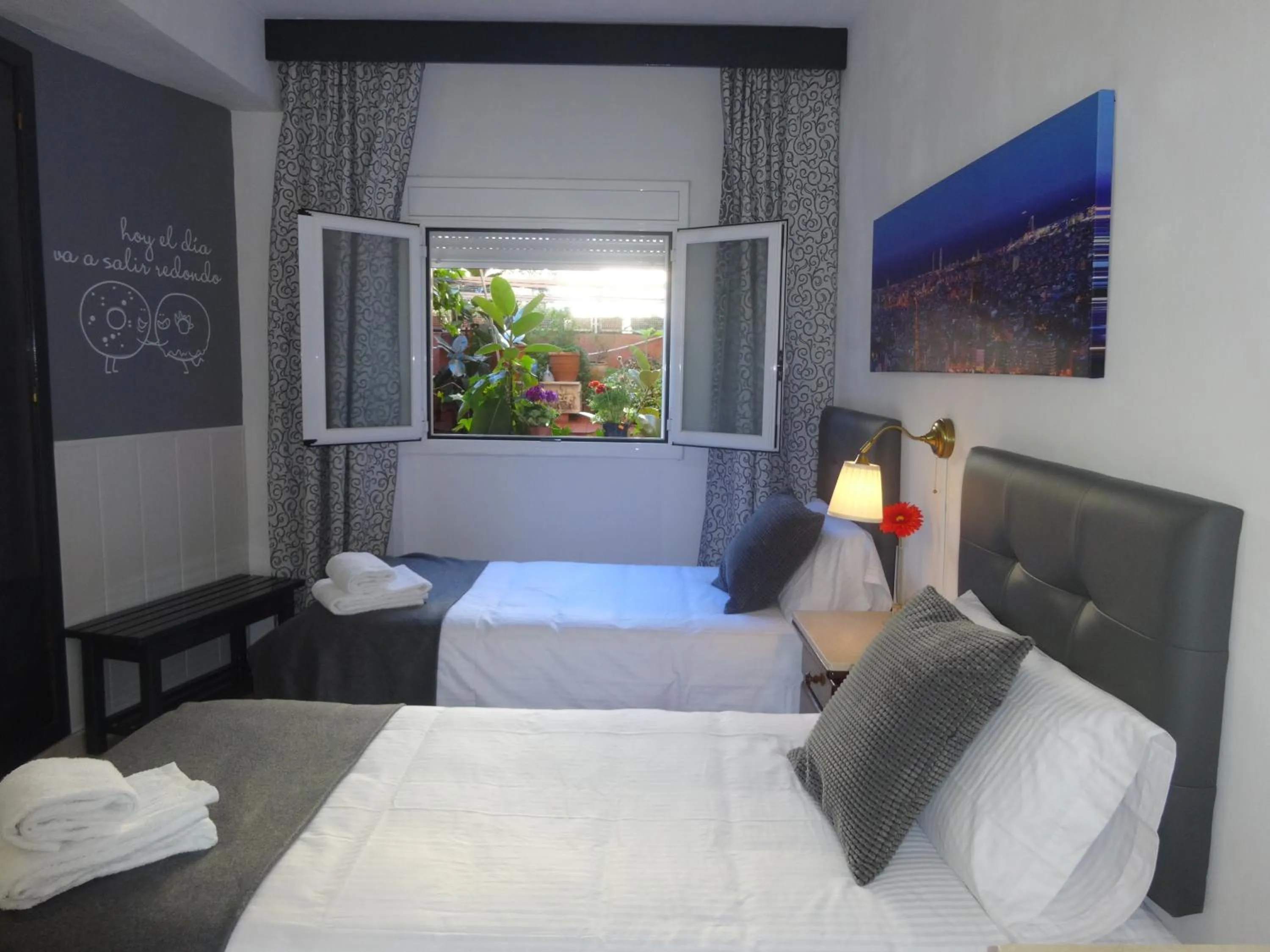 Photo of the whole room, Bed in Hostal Lleida