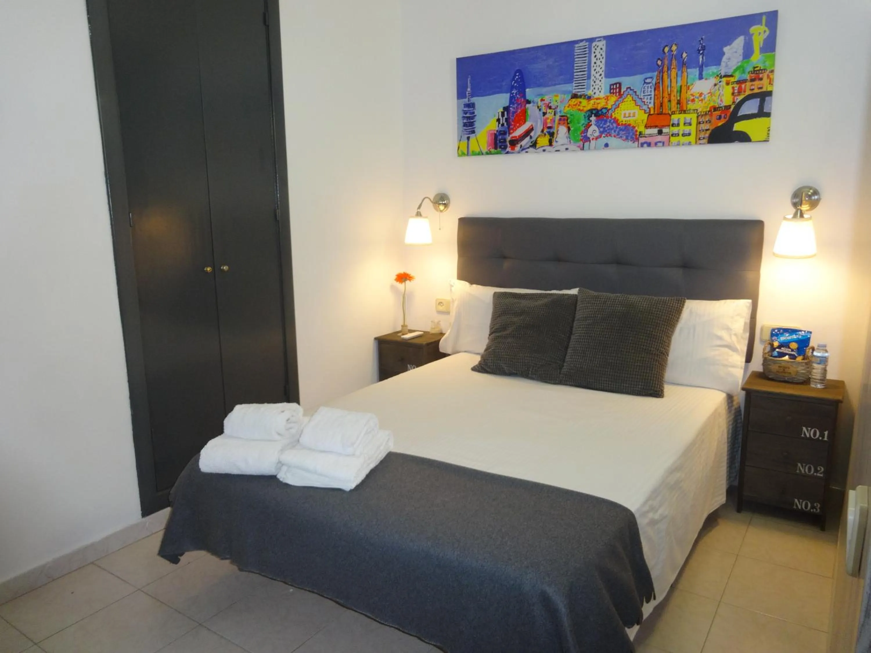 Photo of the whole room, Bed in Hostal Lleida