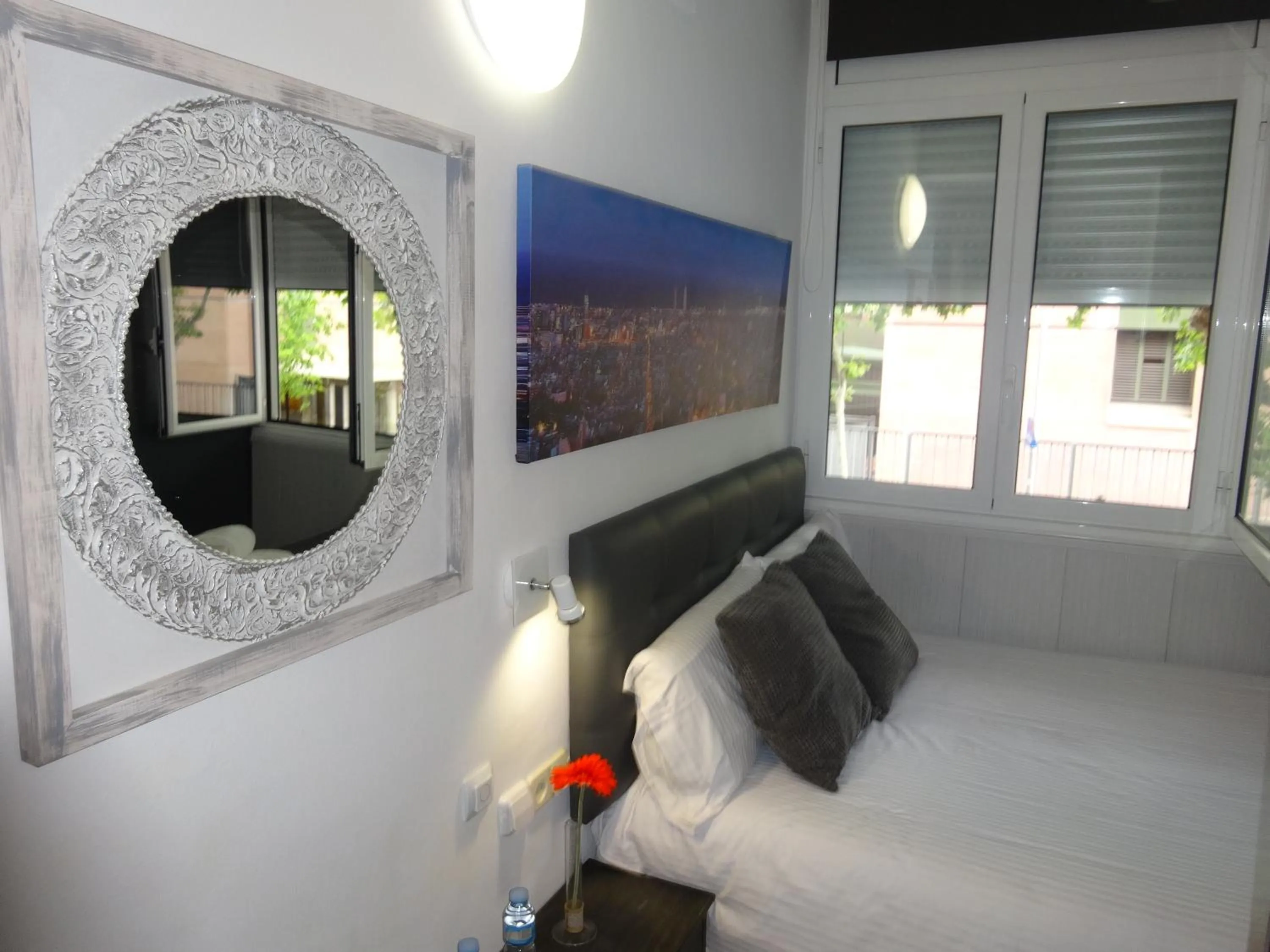 Bed in Hostal Lleida