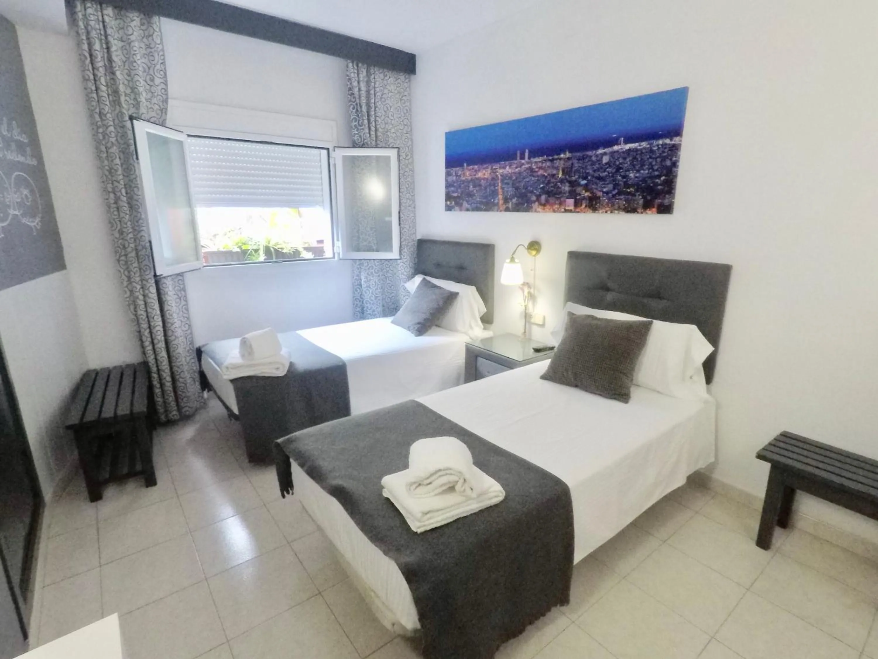 Photo of the whole room, Bed in Hostal Lleida