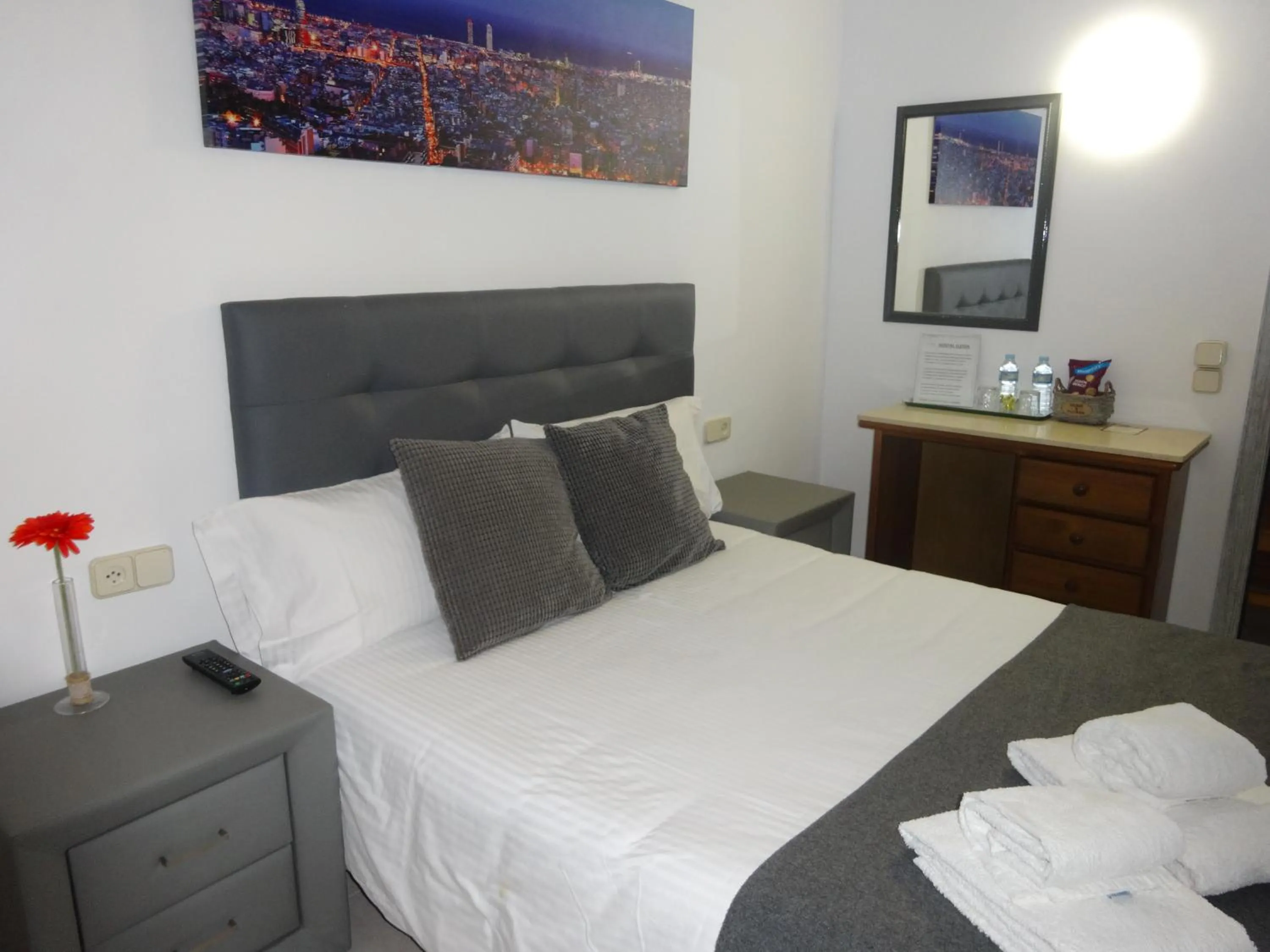 Photo of the whole room, Bed in Hostal Lleida