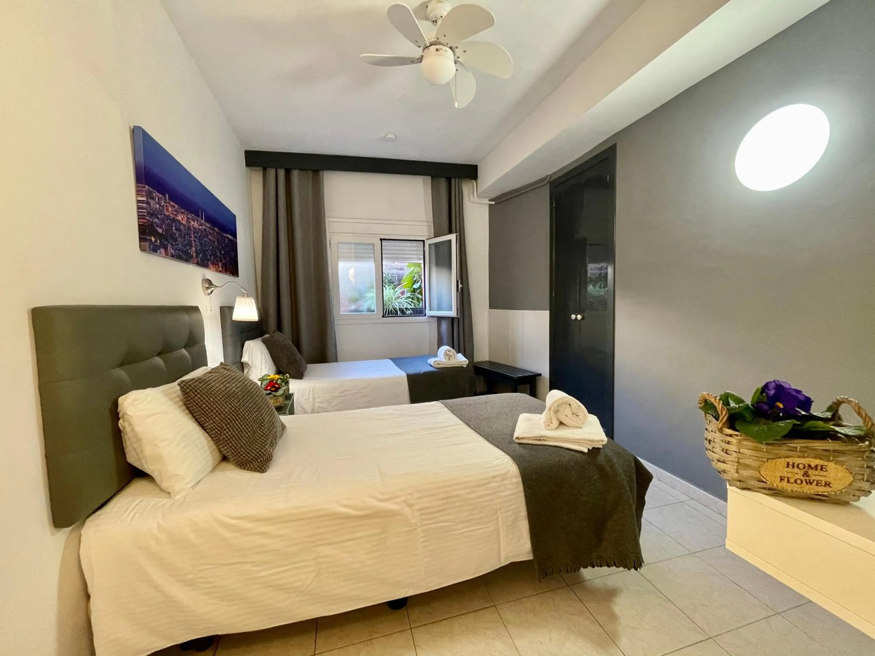 Bed in Hostal Lleida