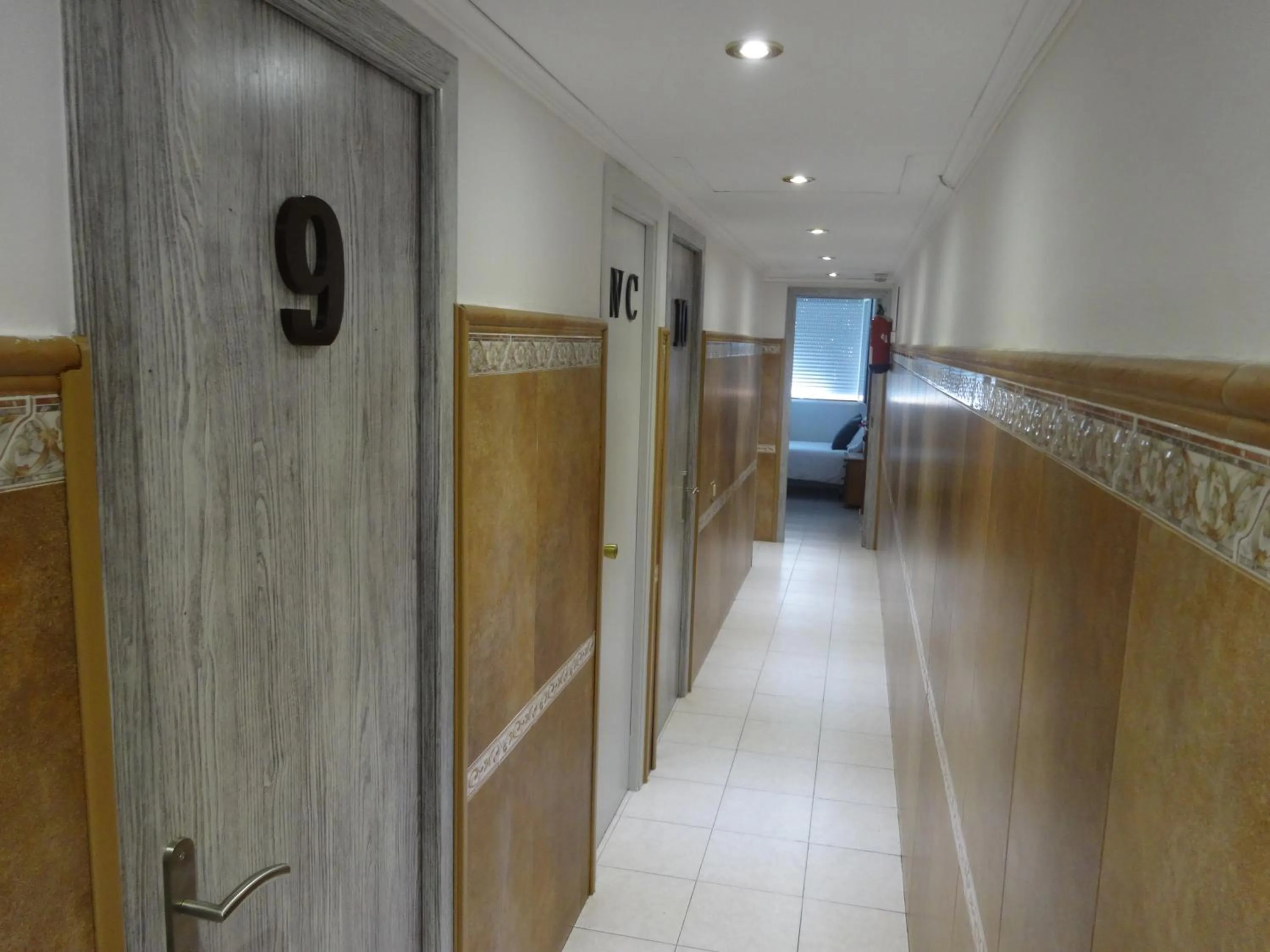 Area and facilities in Hostal Lleida