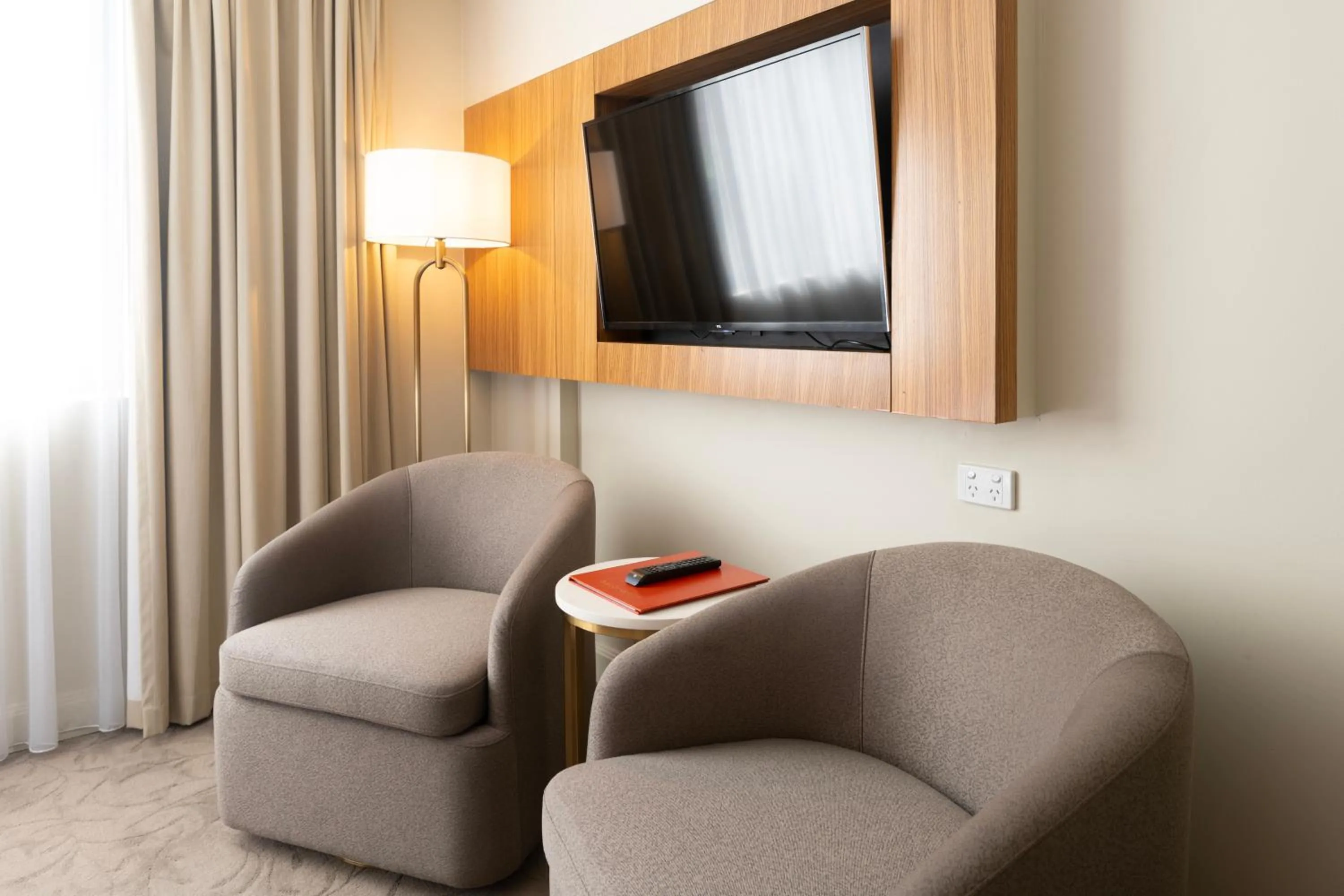 Seating area in Hotel Diana Woolloongabba