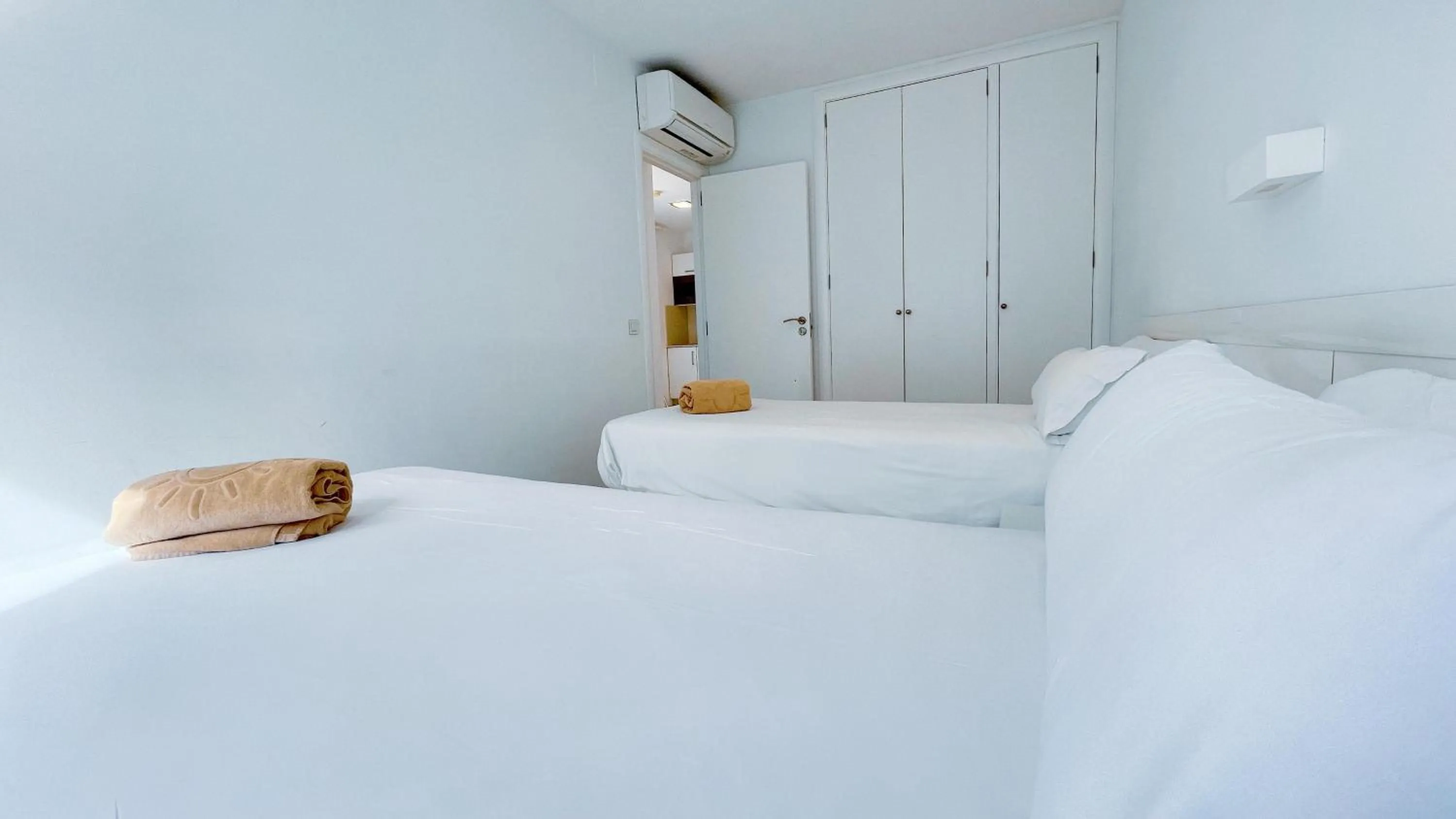 Photo of the whole room, Bed in Lago Resort Menorca - Villas & Bungalows del Lago