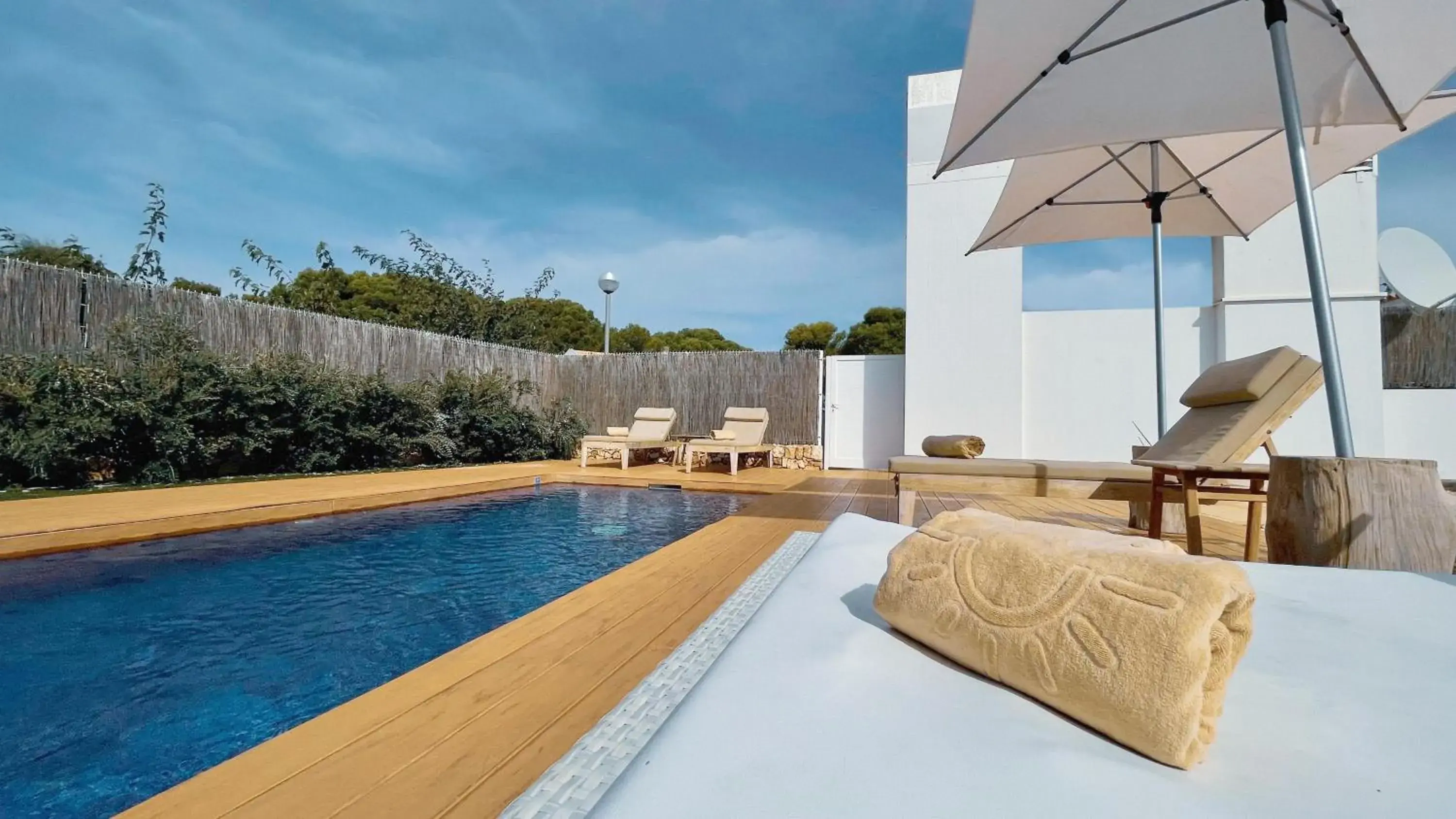 Three-Bedroom Villa in Lago Resort Menorca - Villas & Bungalows del Lago Three-Bedroom Villa in Lago Resort Menorca - Villas & Bungalows del Lago