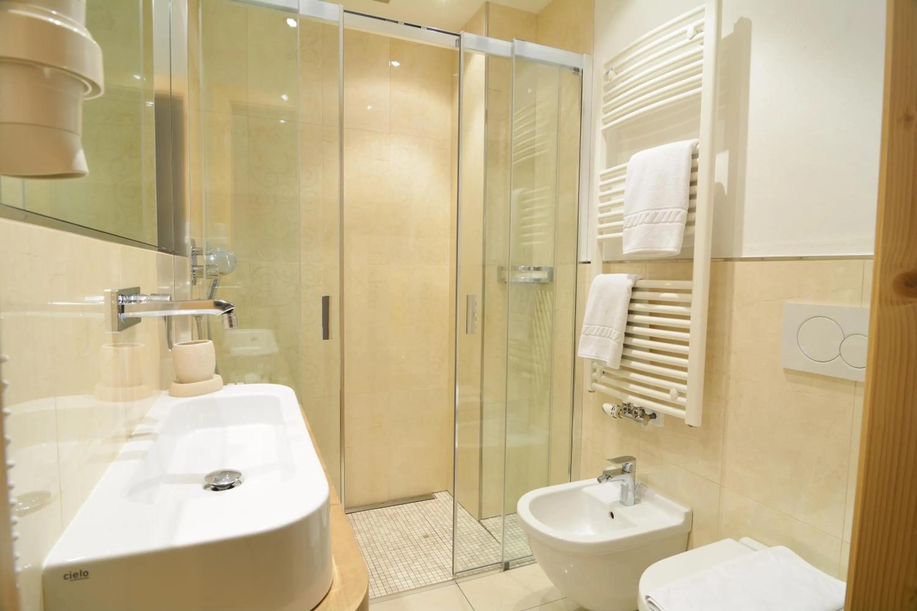 Bathroom in Garni Hotel and Apartments Wildbach