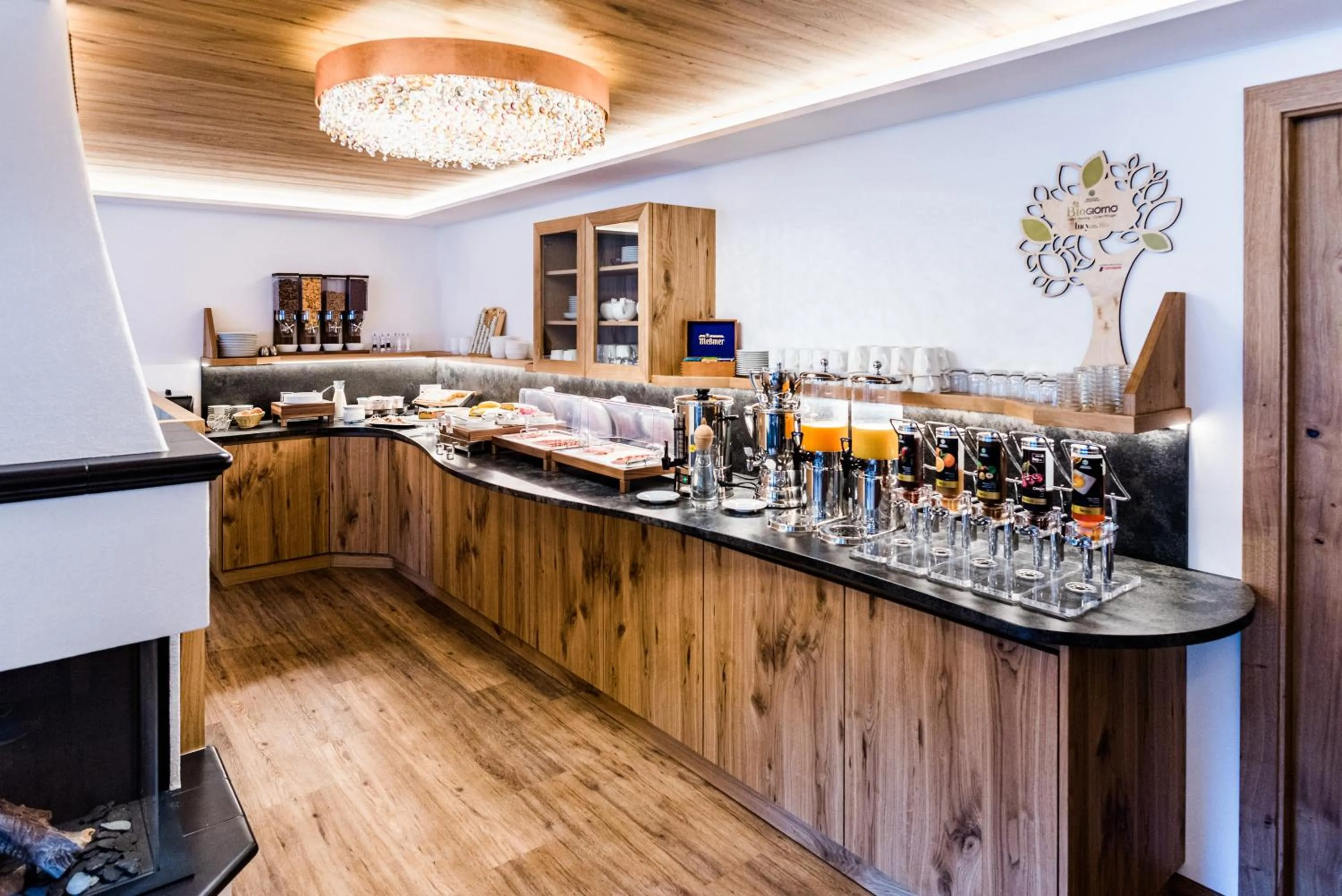 Food in Garni Hotel and Apartments Wildbach