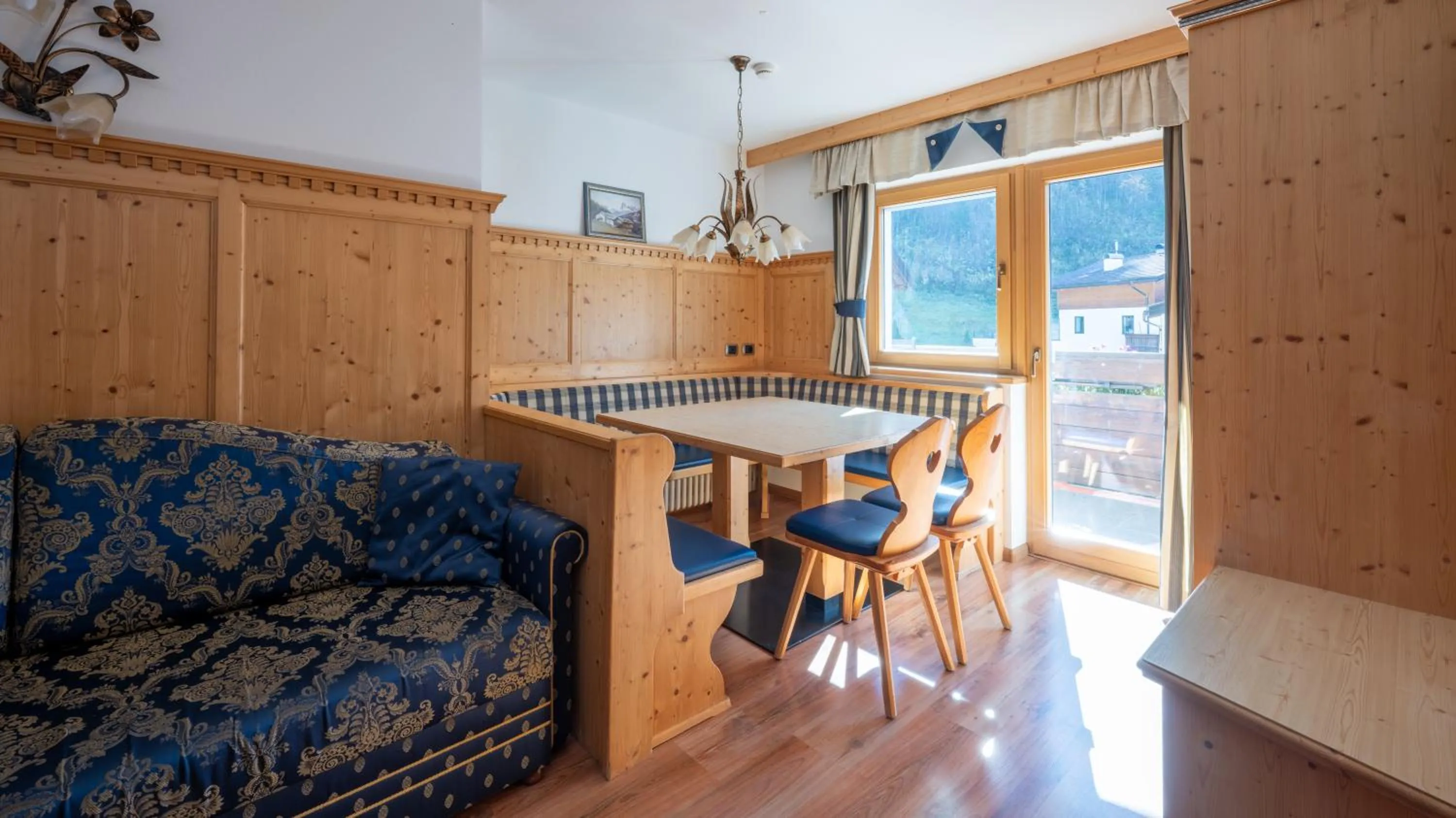 Living room in Garni Hotel and Apartments Wildbach