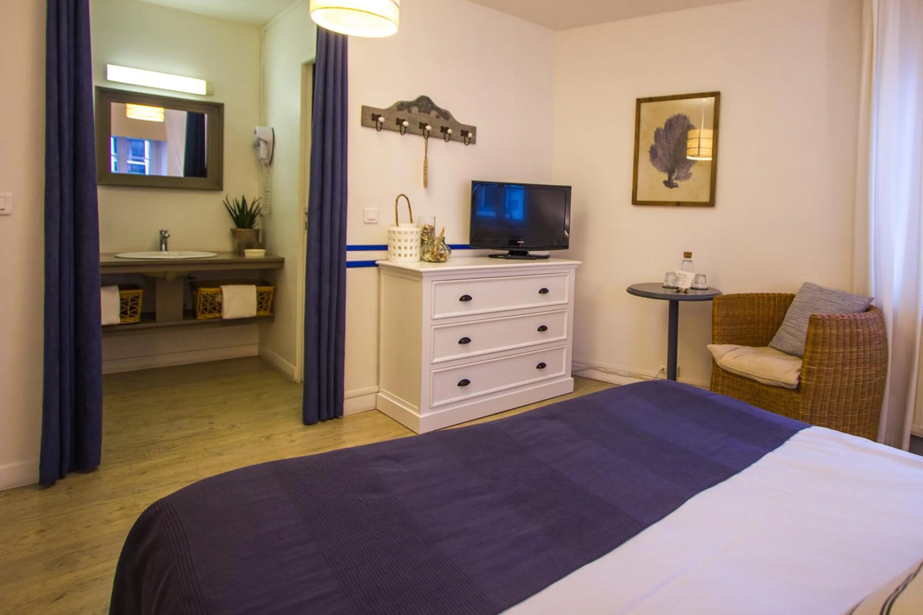 Photo of the whole room, Bed in Casa Cosy Le Pouliguen