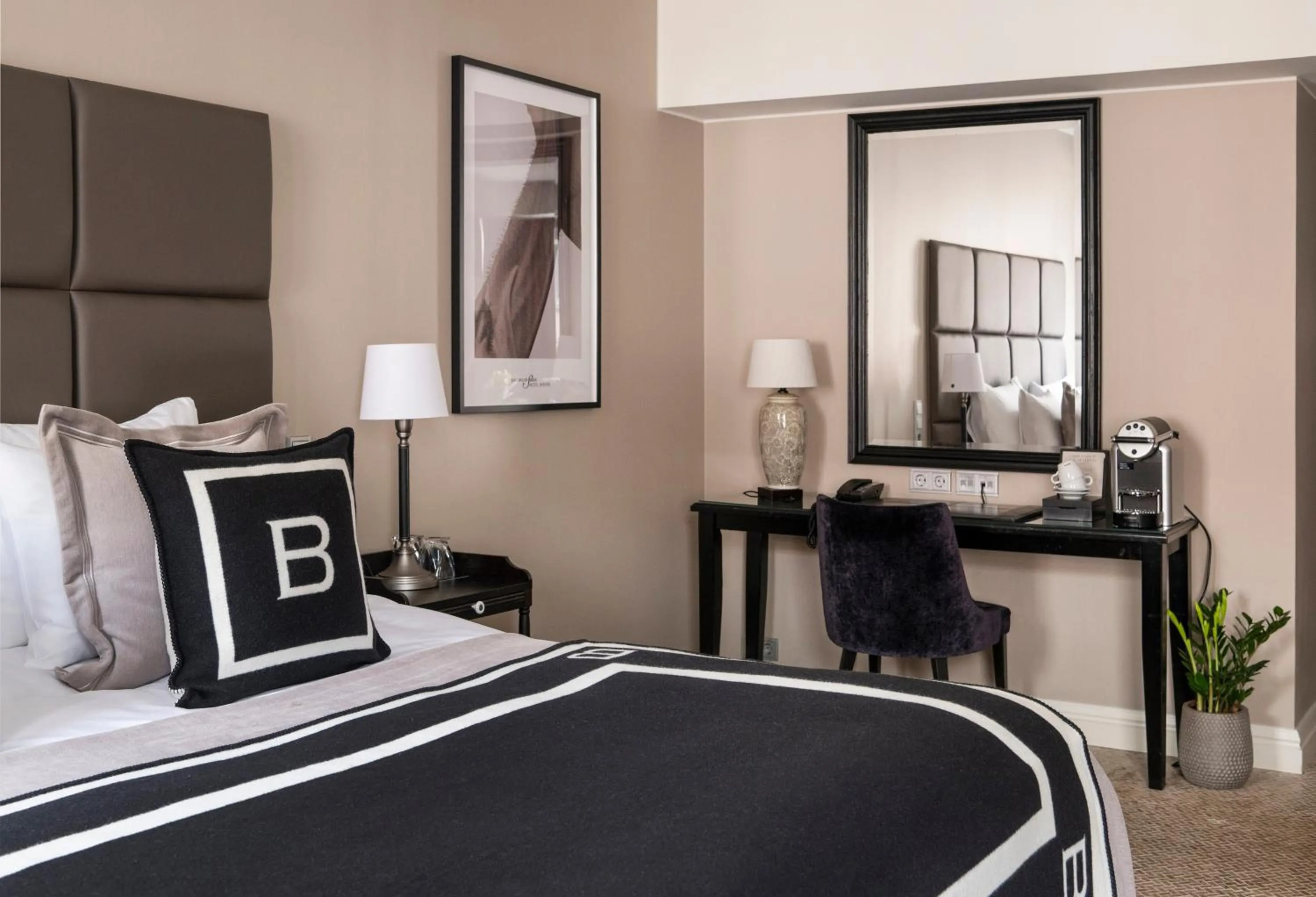 Coffee/tea facilities, Bed in Hotel Haven