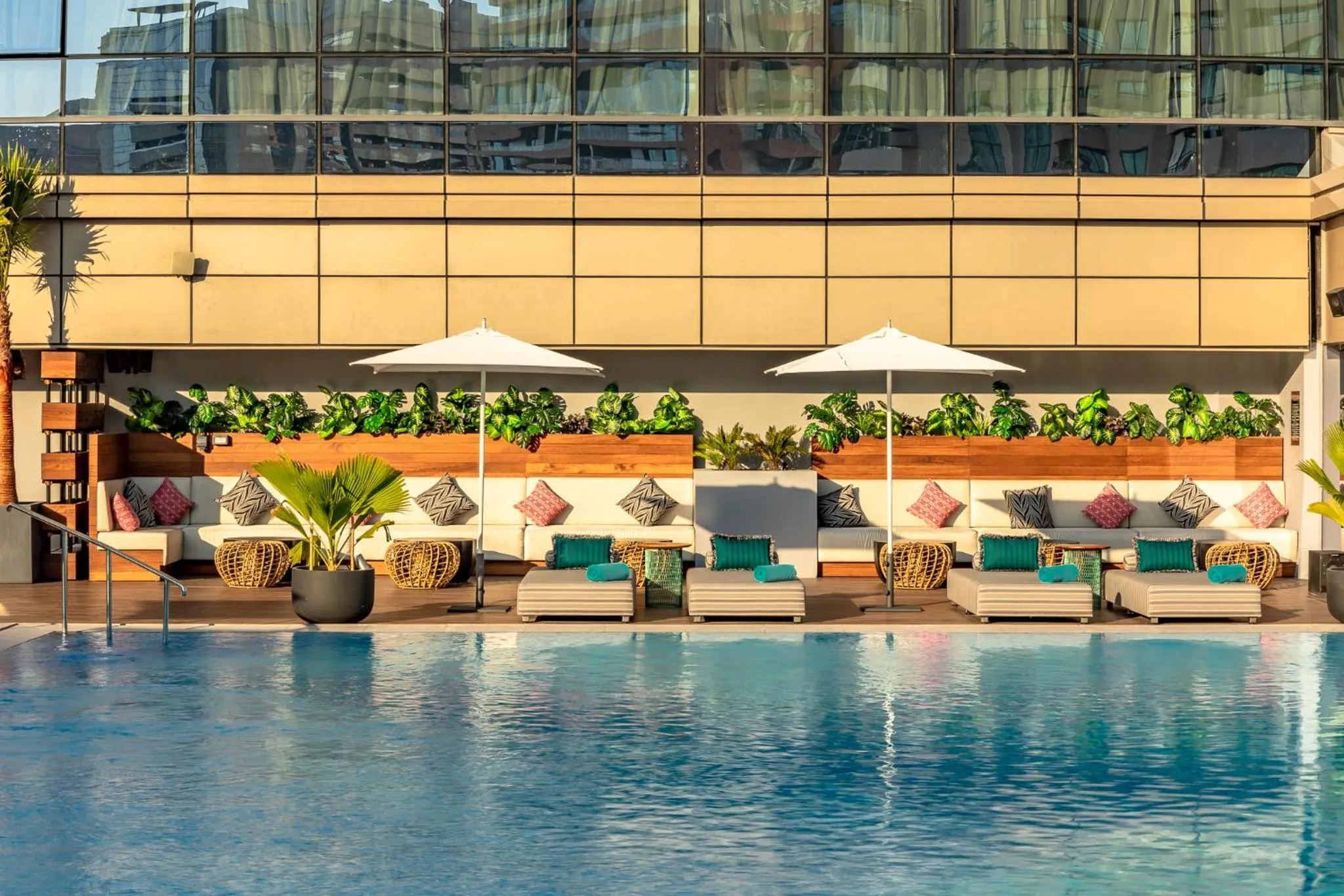 Swimming pool in Zabeel House The Greens by Jumeirah