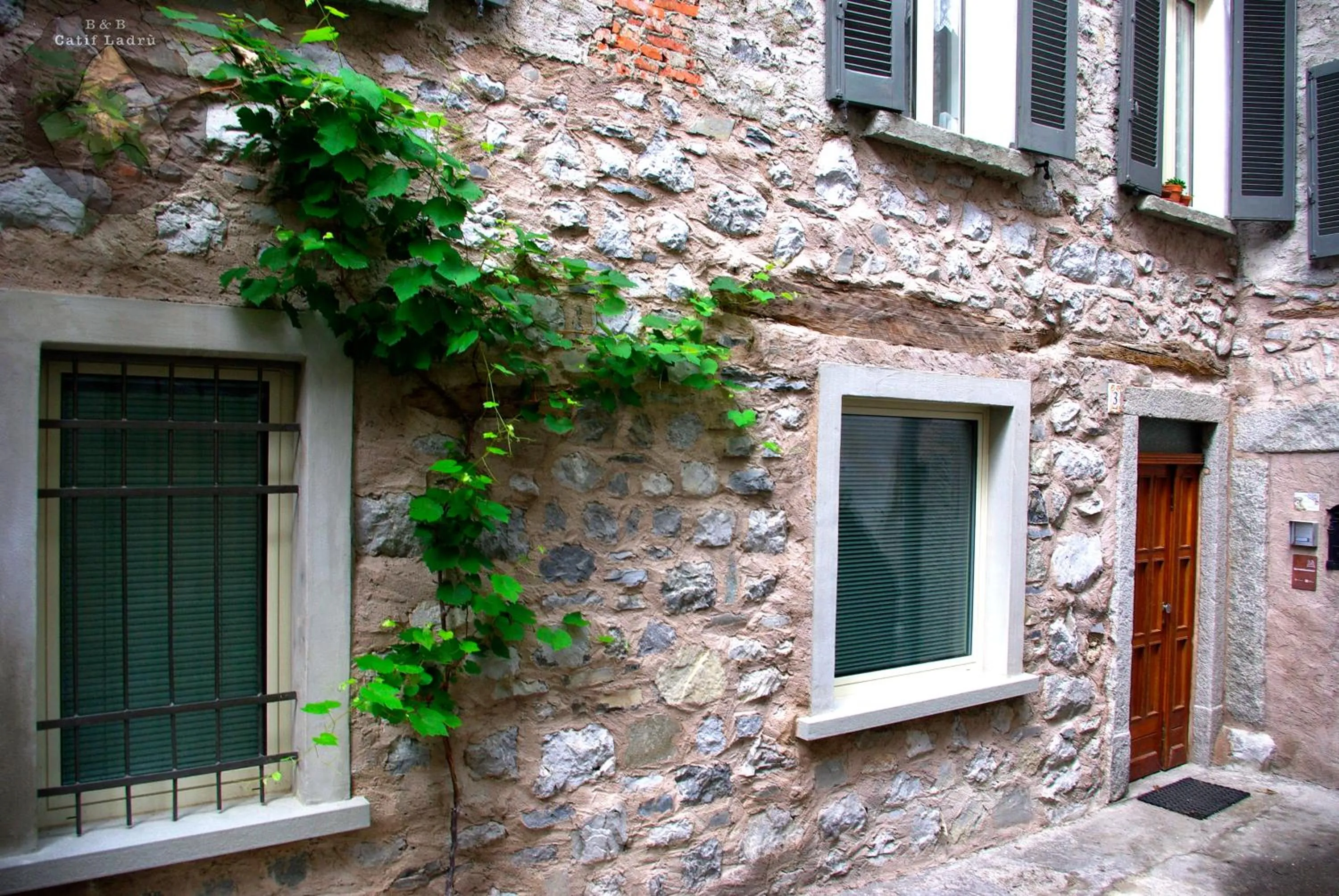 Property building in Catif Ladrù