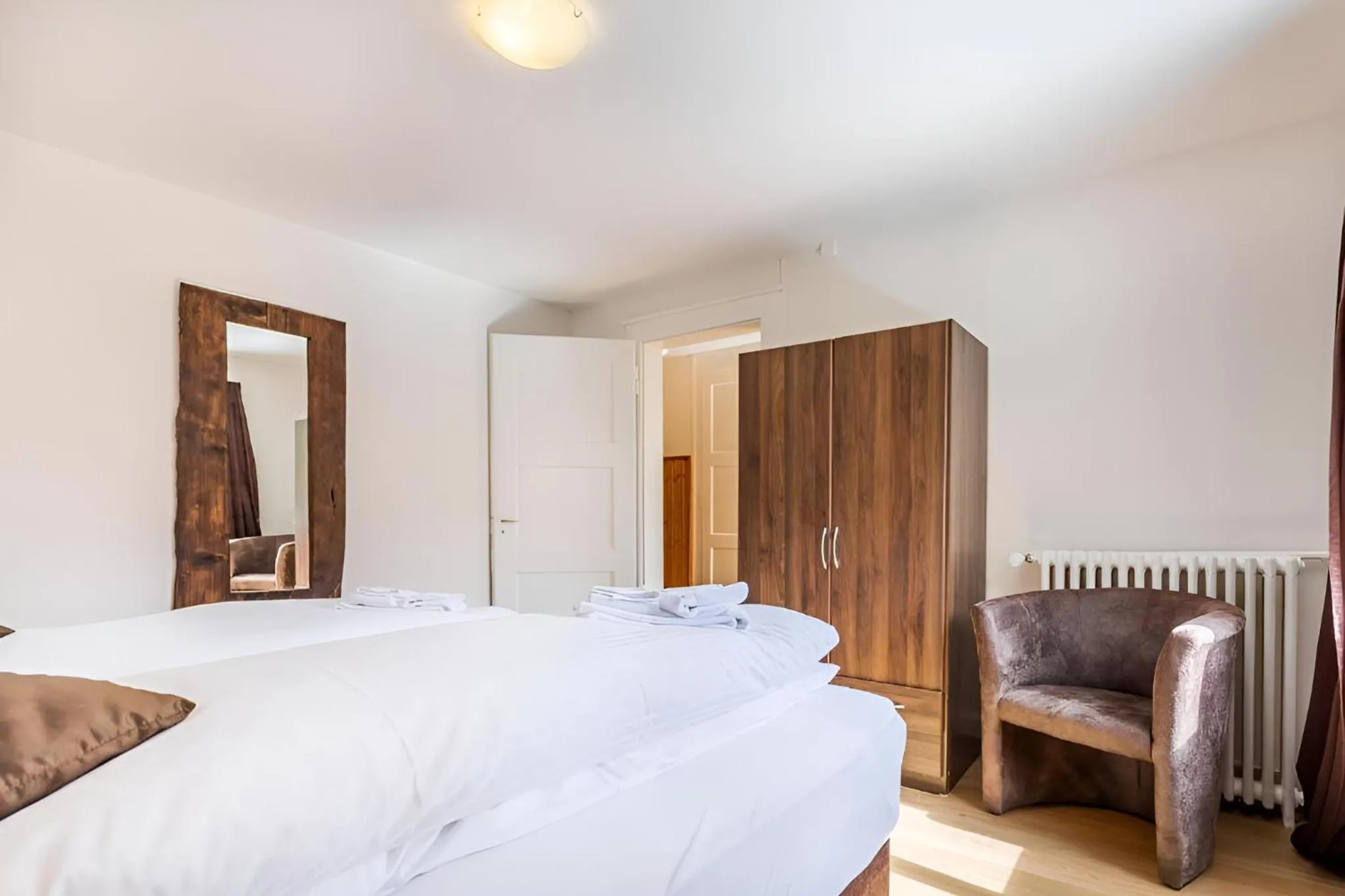 Bathroom, Bed in Hotel Sterne