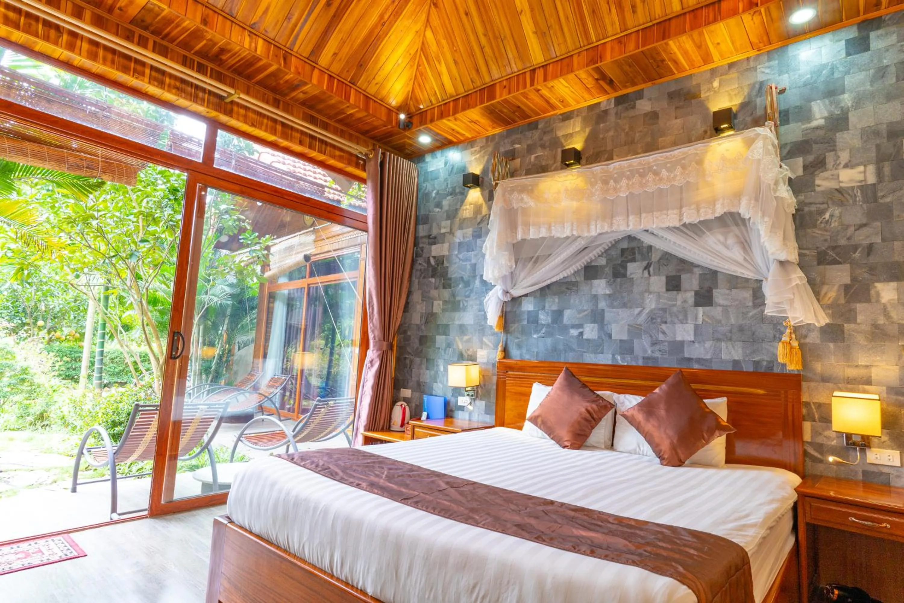 View (from property/room), Bed in Green Mountain Homestay