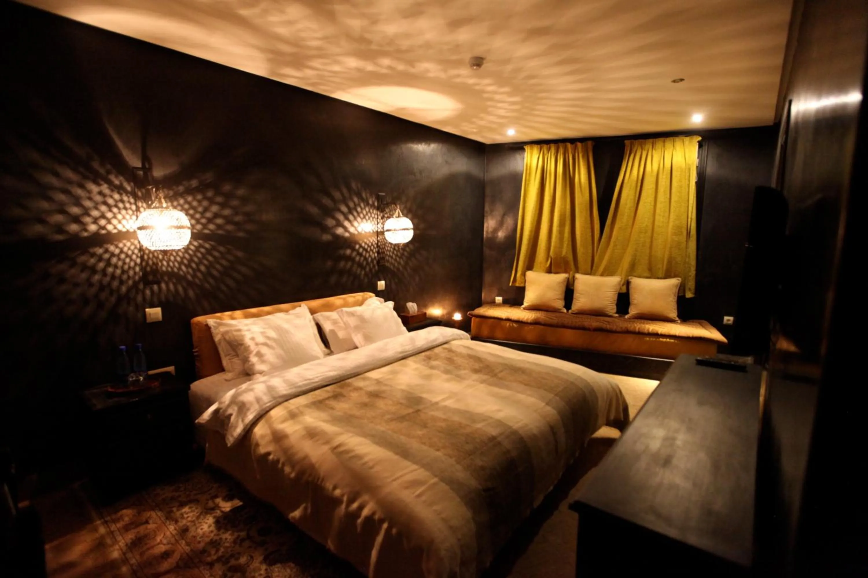 Photo of the whole room, Bed in Riad Dar Haven