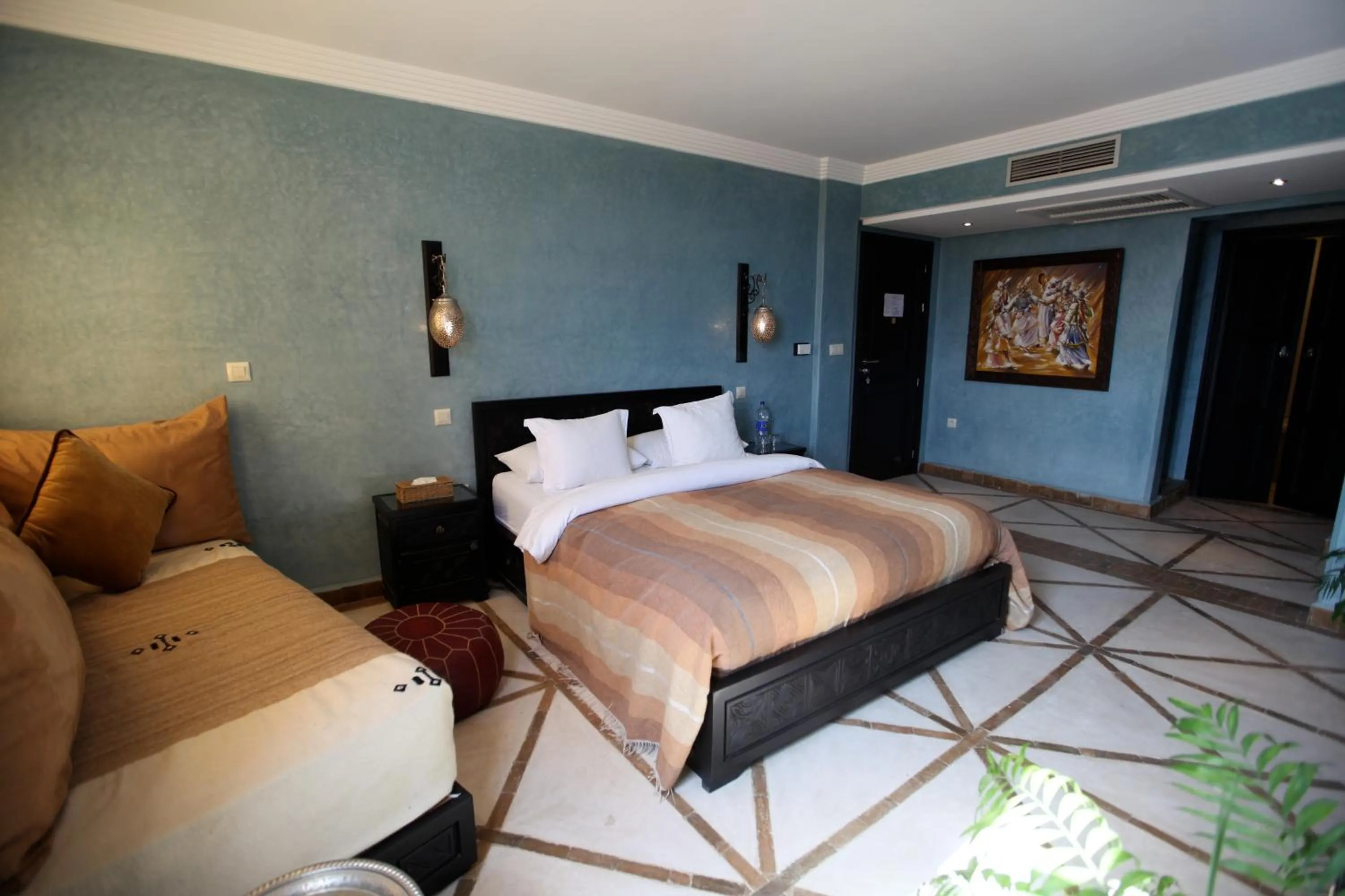 Photo of the whole room, Bed in Riad Dar Haven