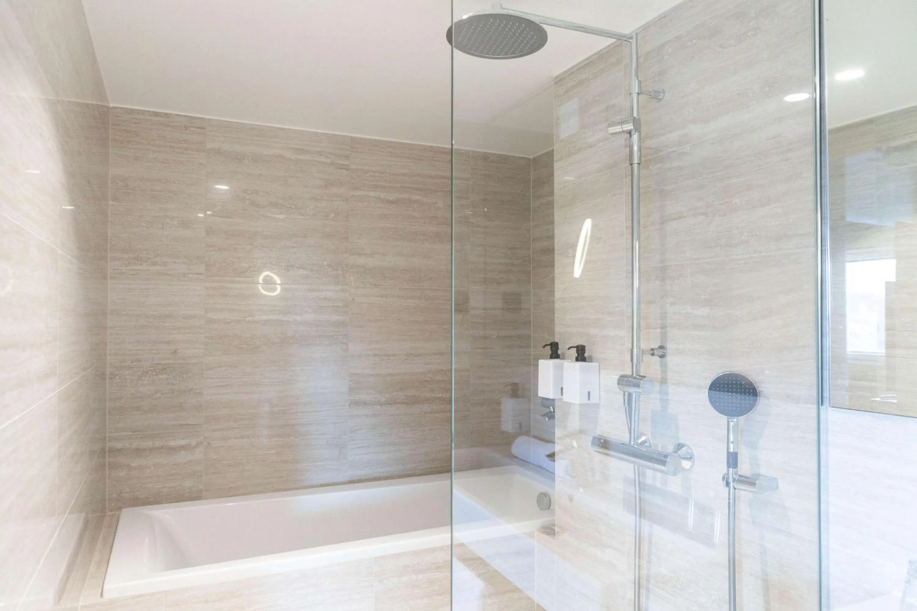 Bathroom in Scandic Helsinki Aviacongress