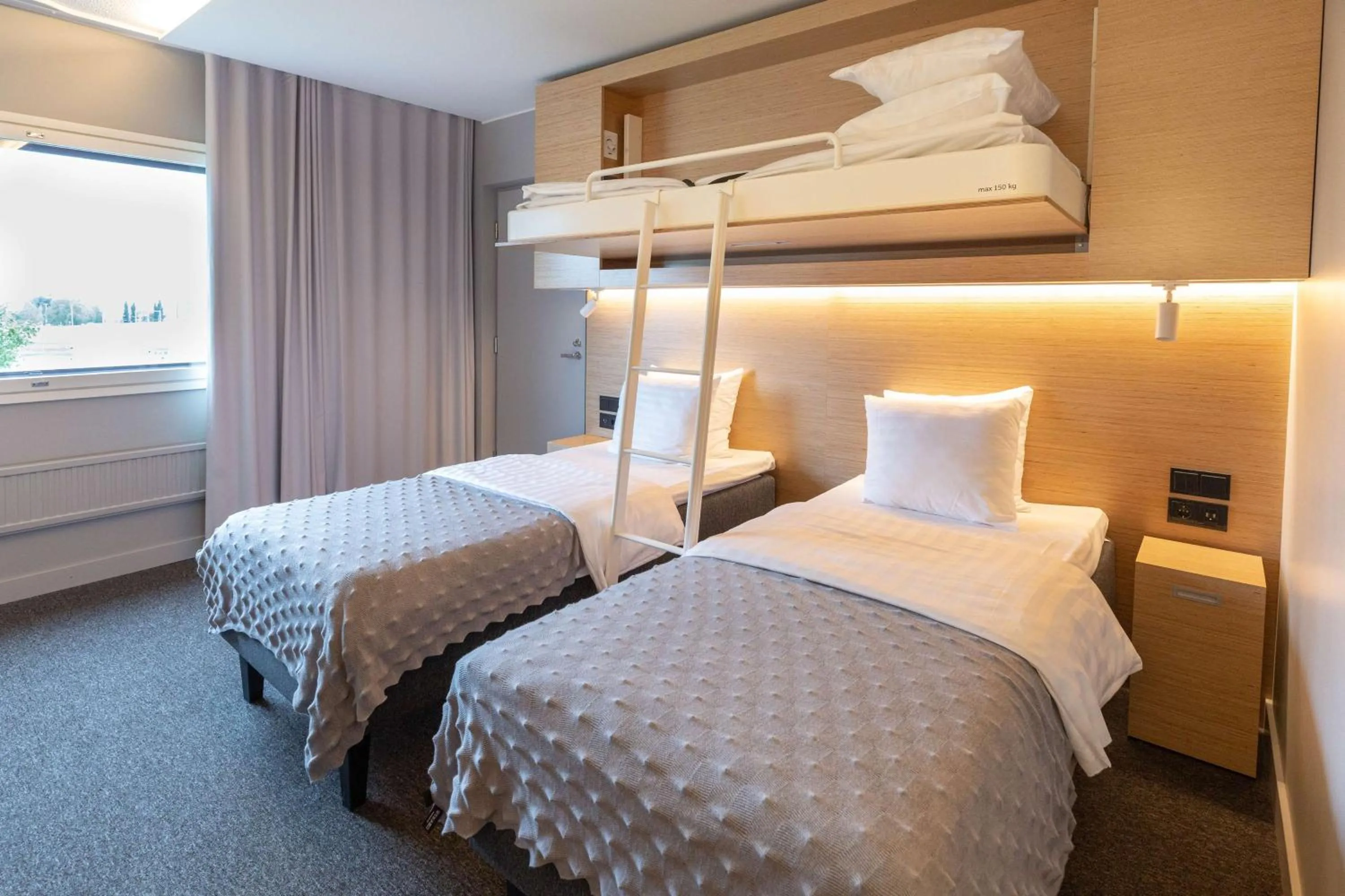 Bedroom, Bed in Scandic Helsinki Aviacongress