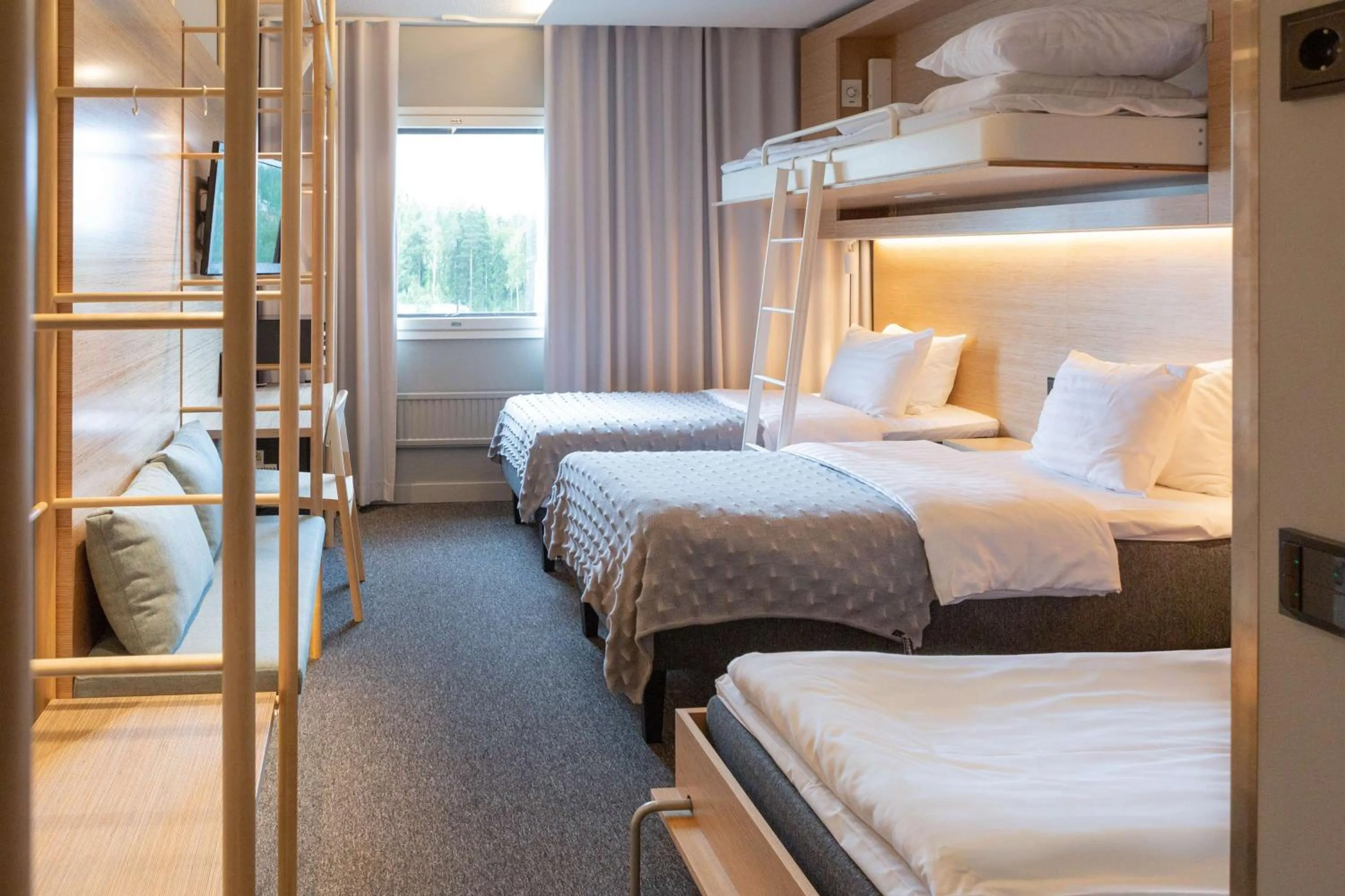 Bedroom, Bed in Scandic Helsinki Aviacongress