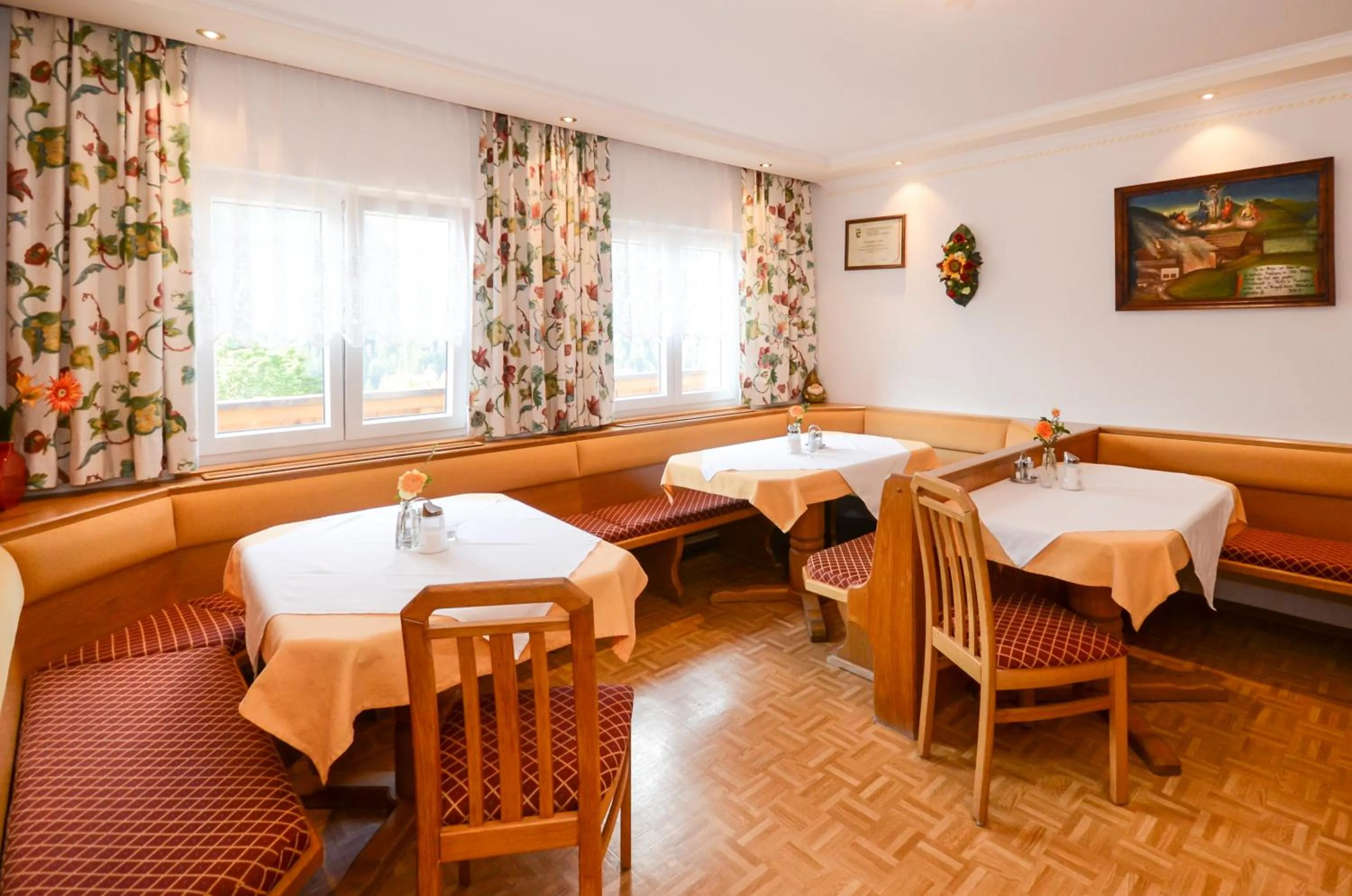 Restaurant/places to eat in Ferienhof Wölflbauer