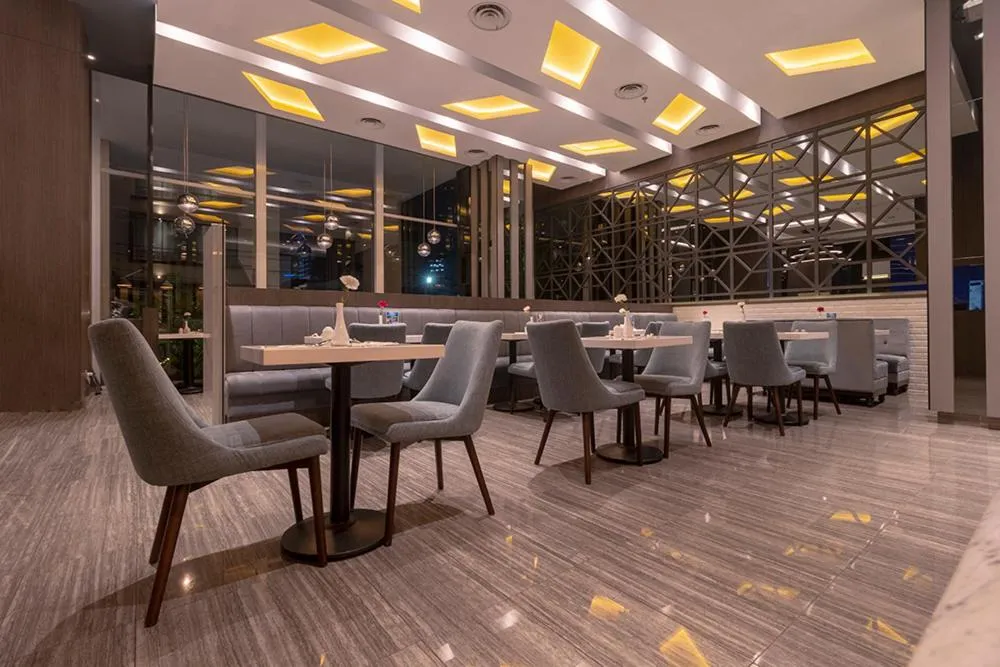 Restaurant/places to eat in Grand Picasso Hotel