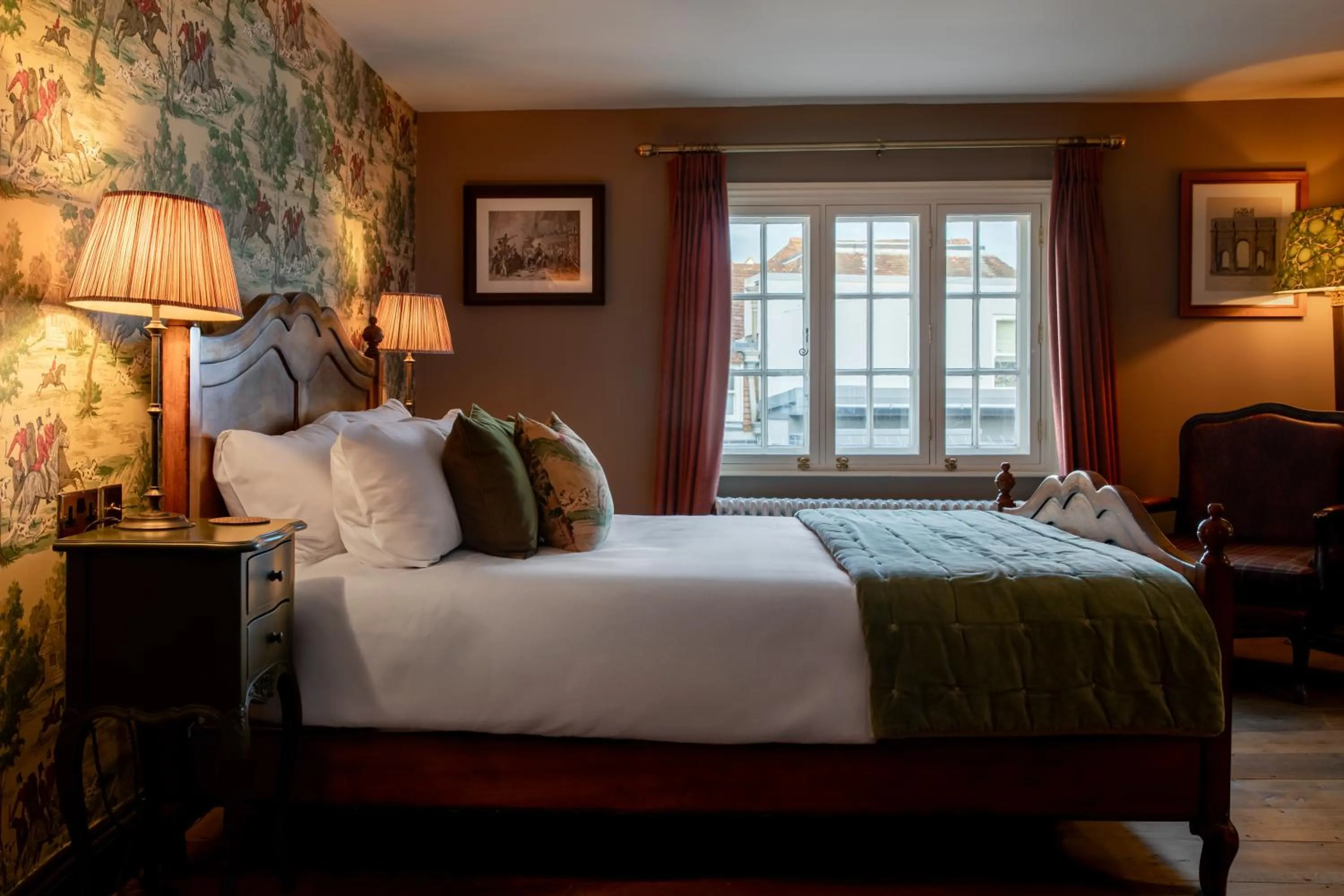 Bedroom, Bed in The Crown Inn