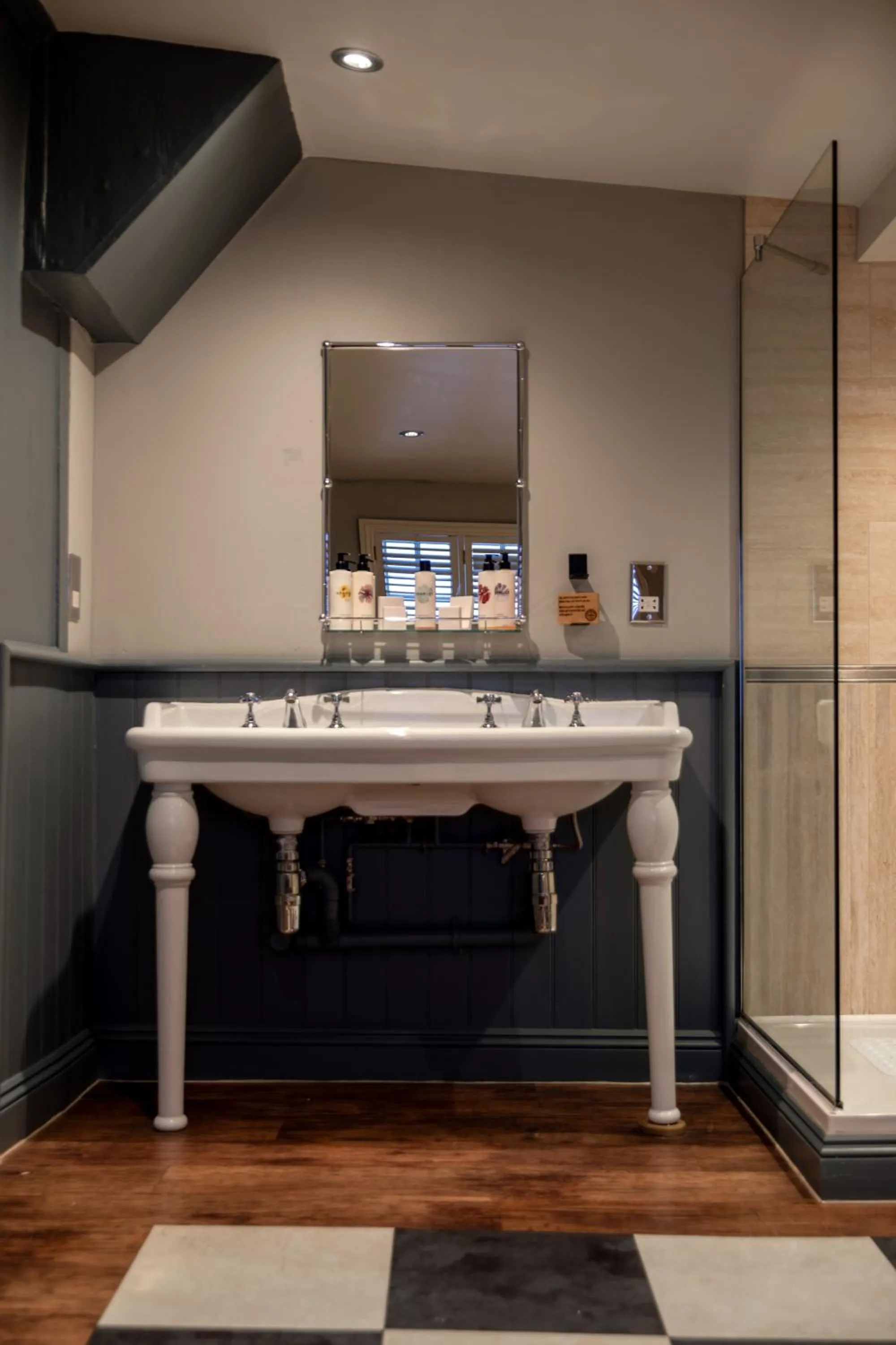 Bathroom in The Crown Inn