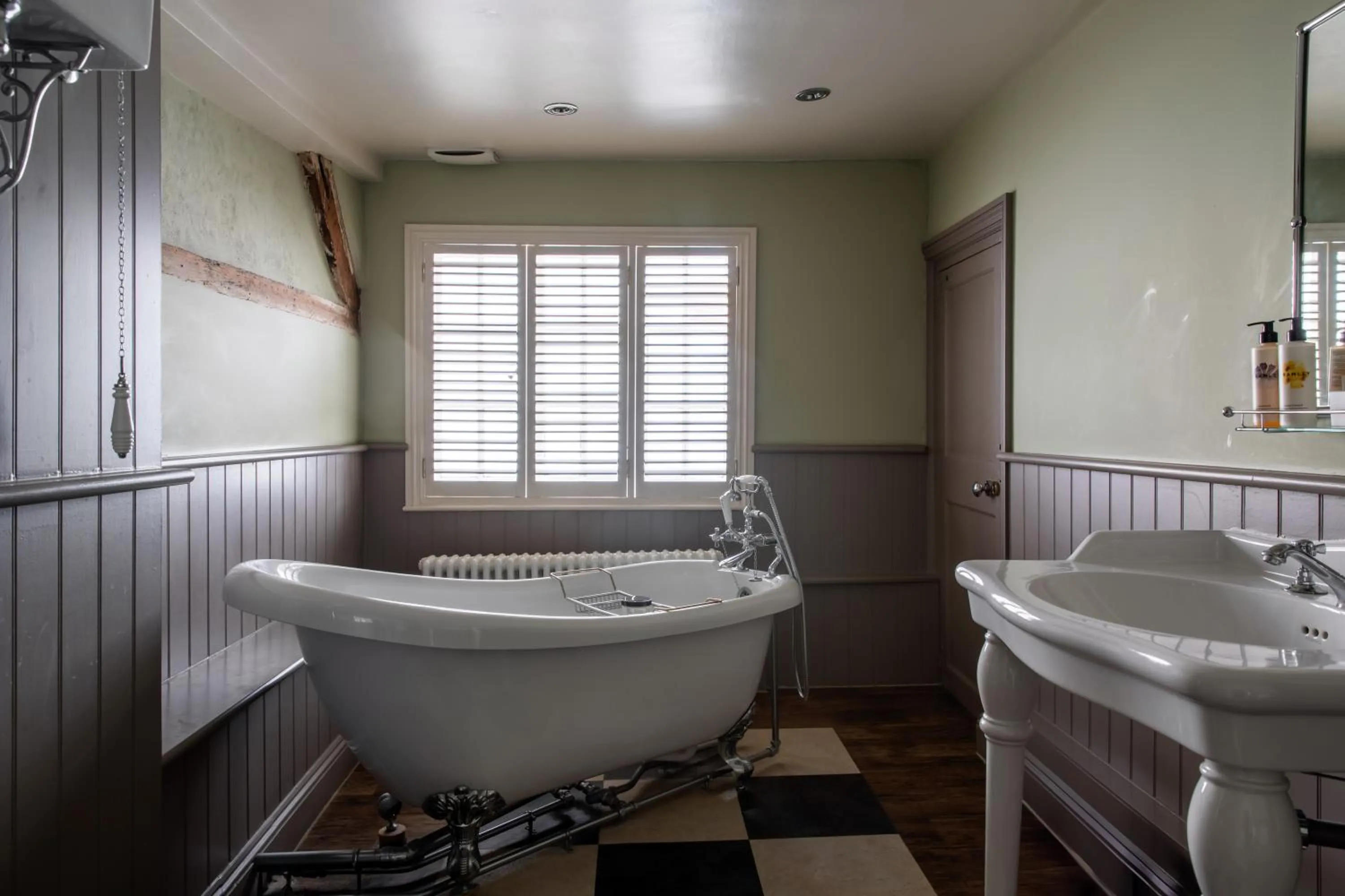 Bathroom in The Crown Inn