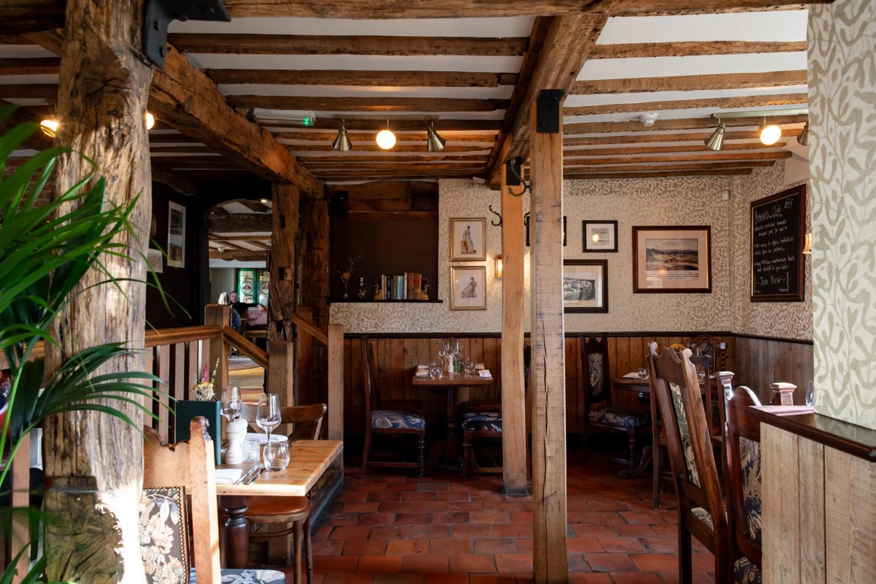 Restaurant/places to eat in The Crown Inn