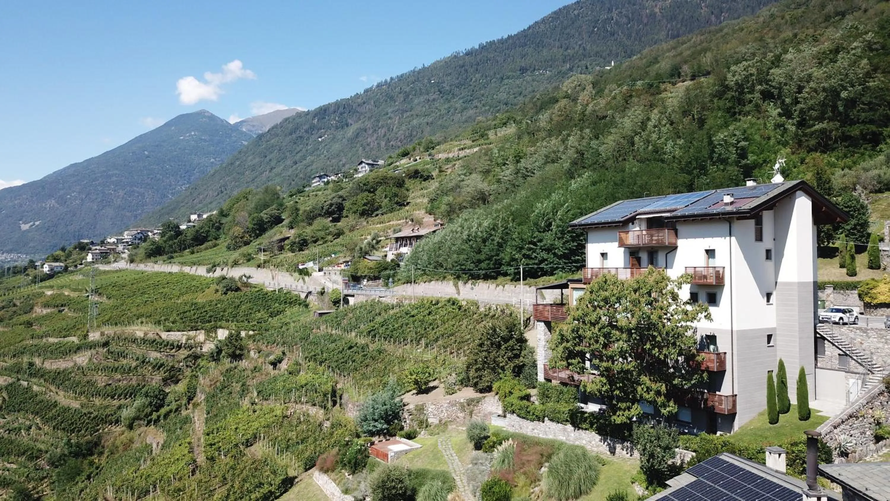 Property building in Wine Hotel Retici Balzi