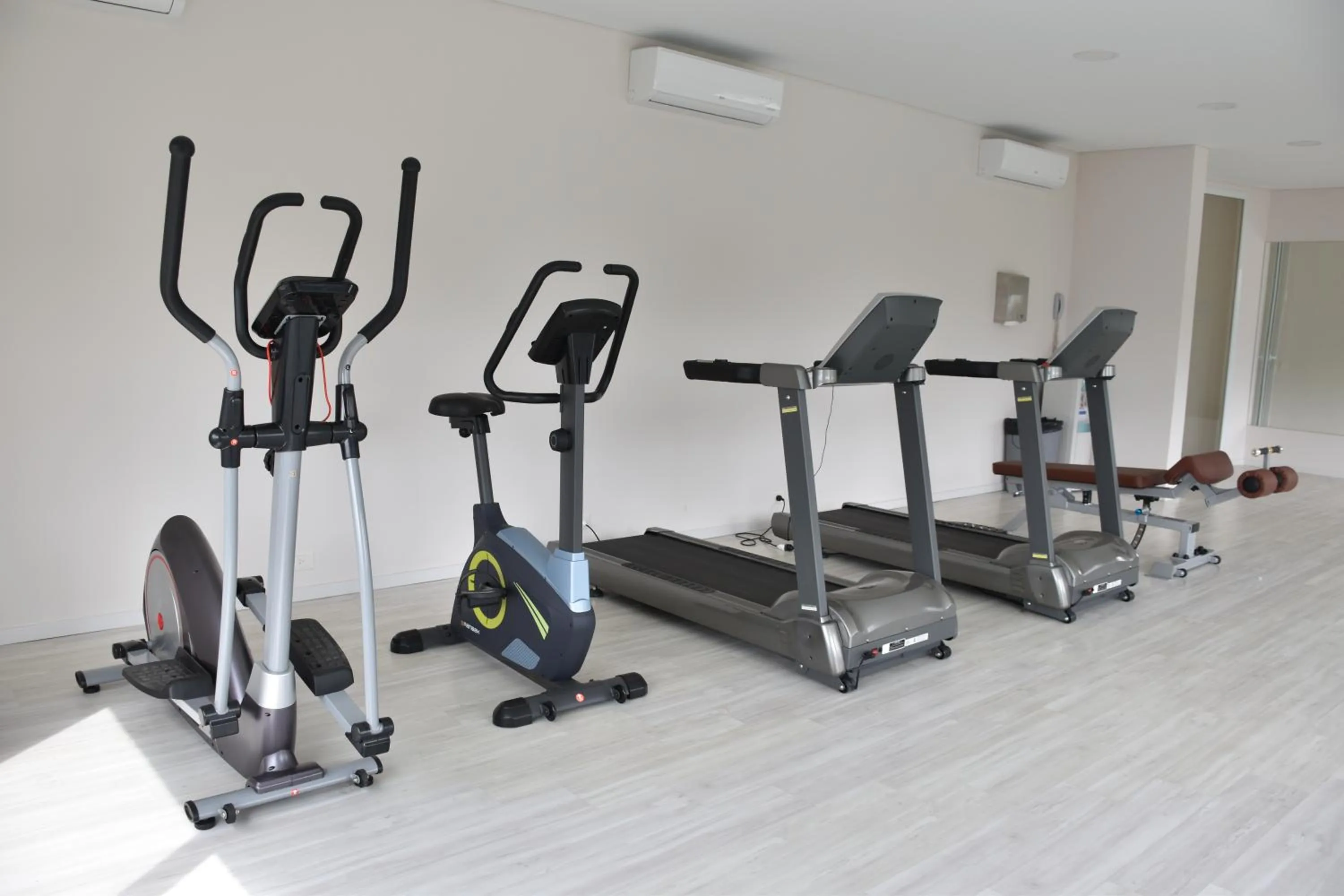 Fitness centre/facilities in Howard Johnson Pilar Resort Spa & Convention Center