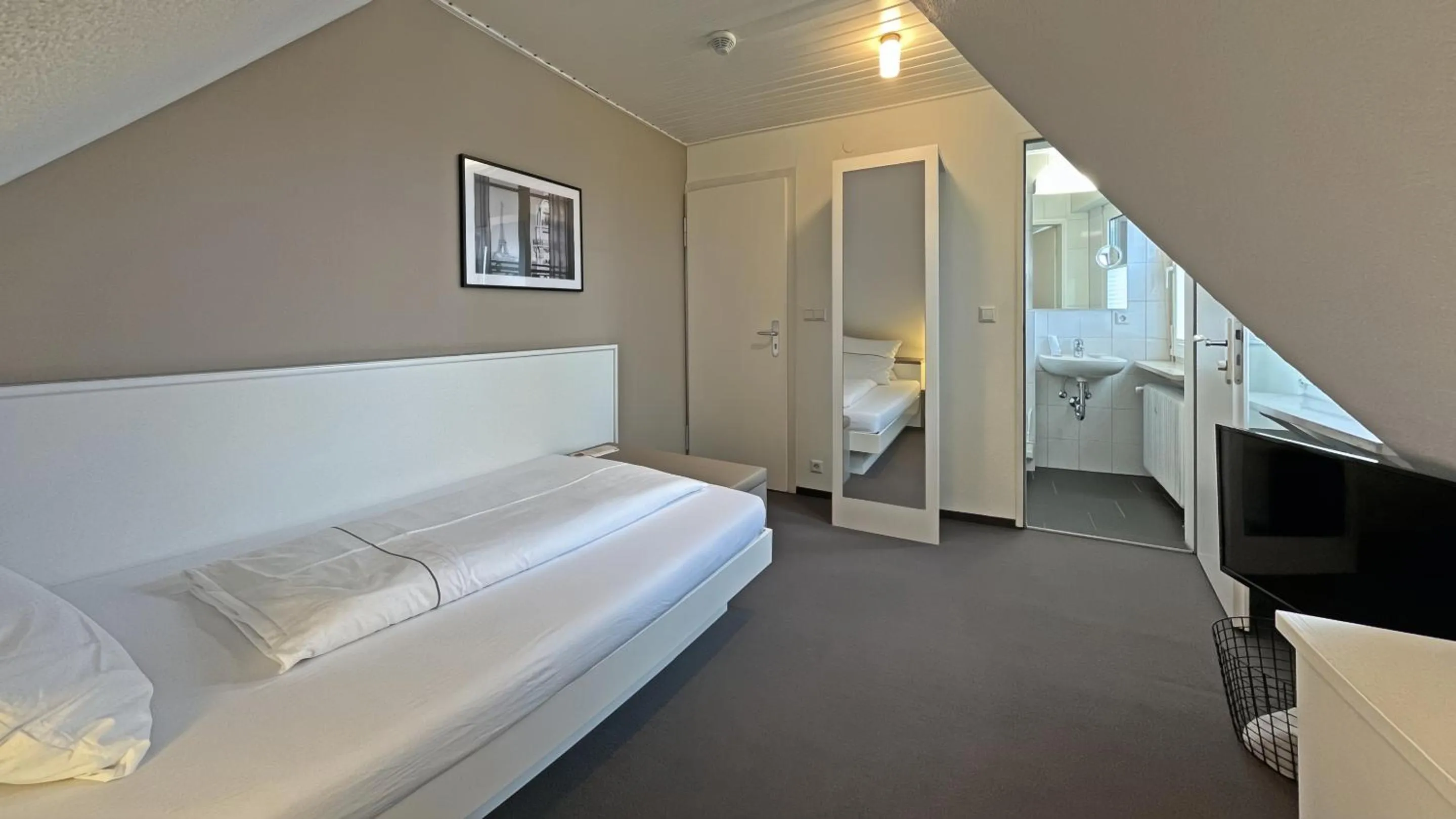 Bedroom, Bed in Villa Neugarten