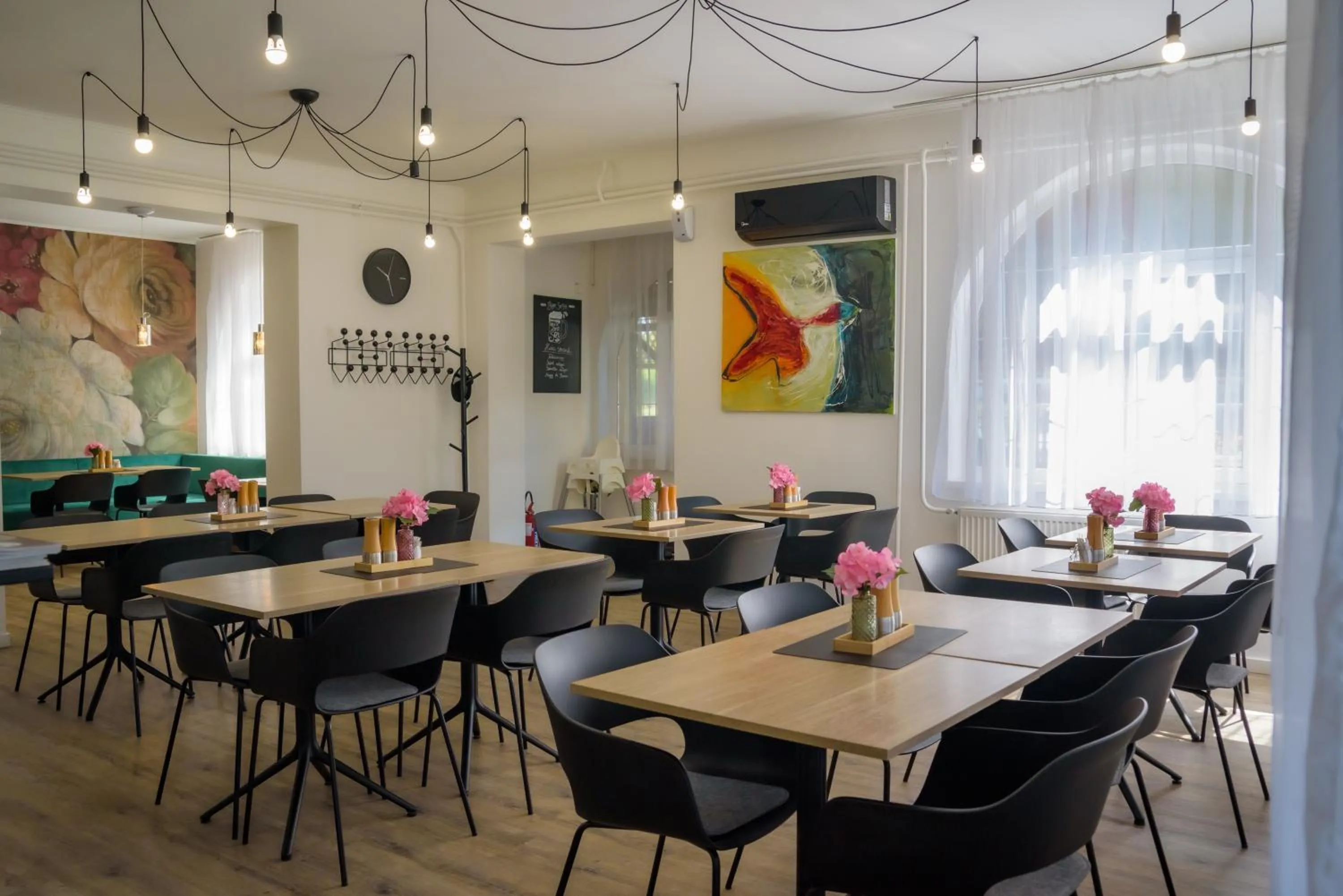 HBH Bajor Sörház Sólyomfészek Panzió