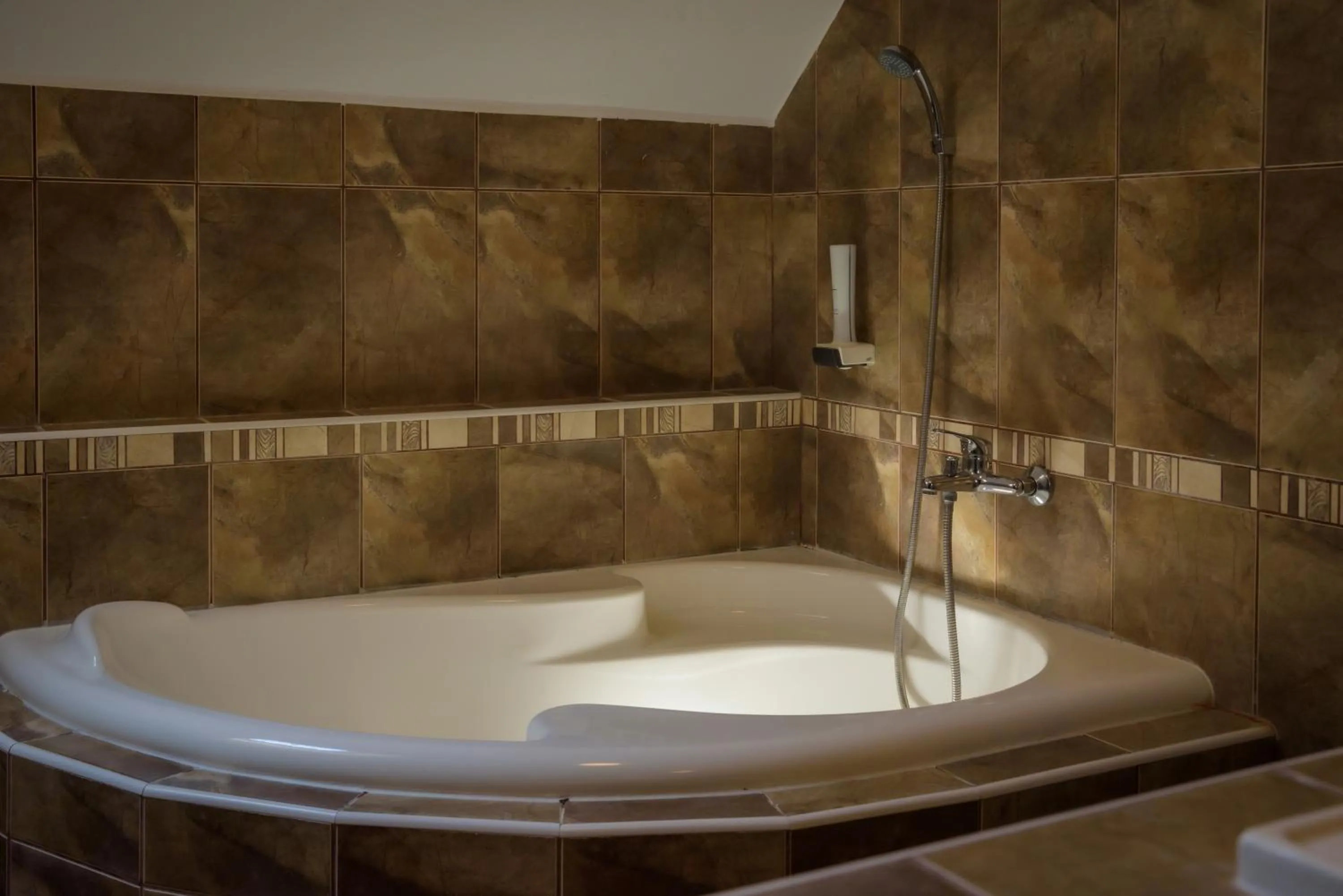 HBH Bajor Sörház Sólyomfészek Panzió