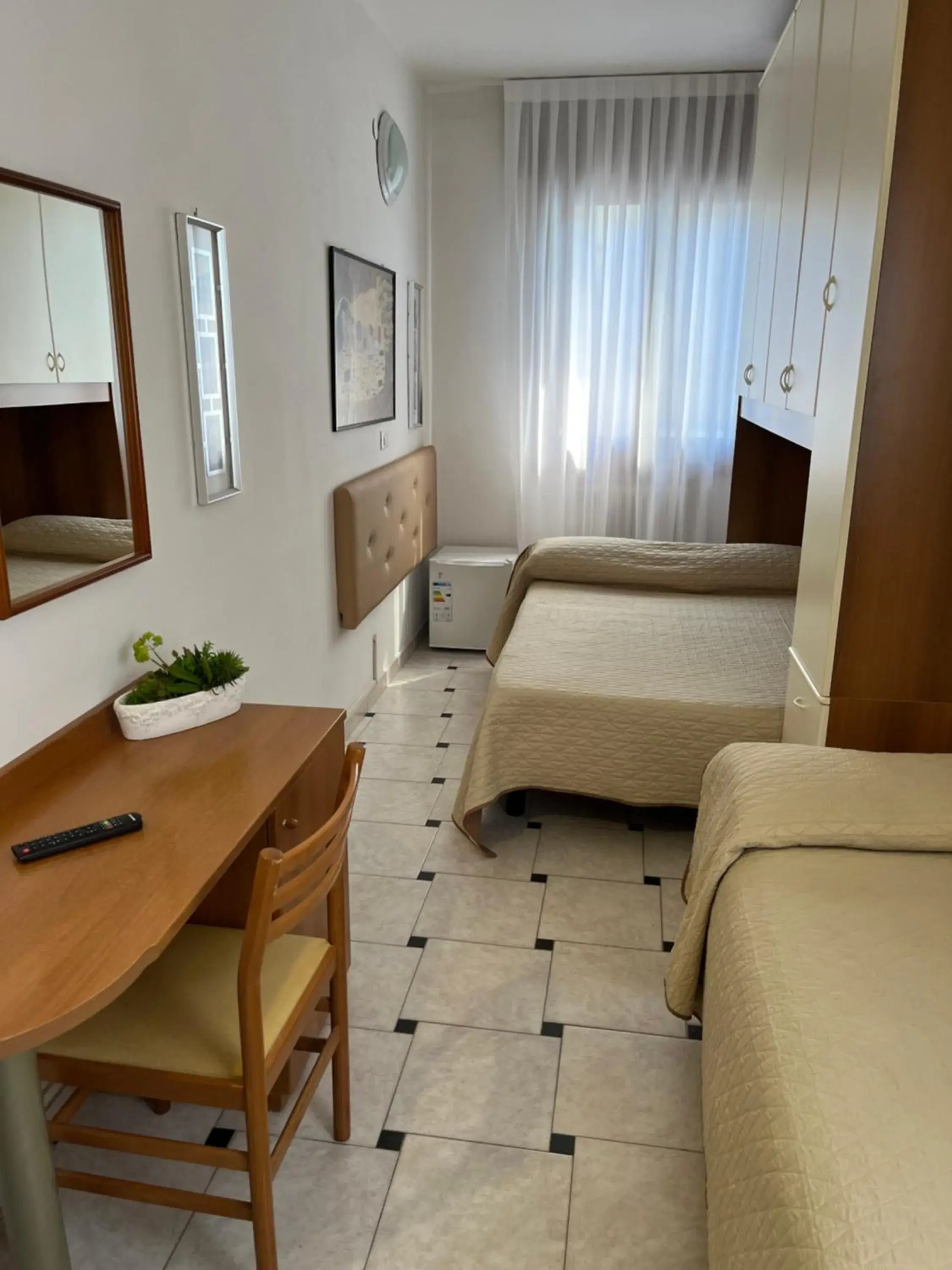 Single Room - single occupancy in Hotel Touring Single Room - single occupancy in Hotel Touring