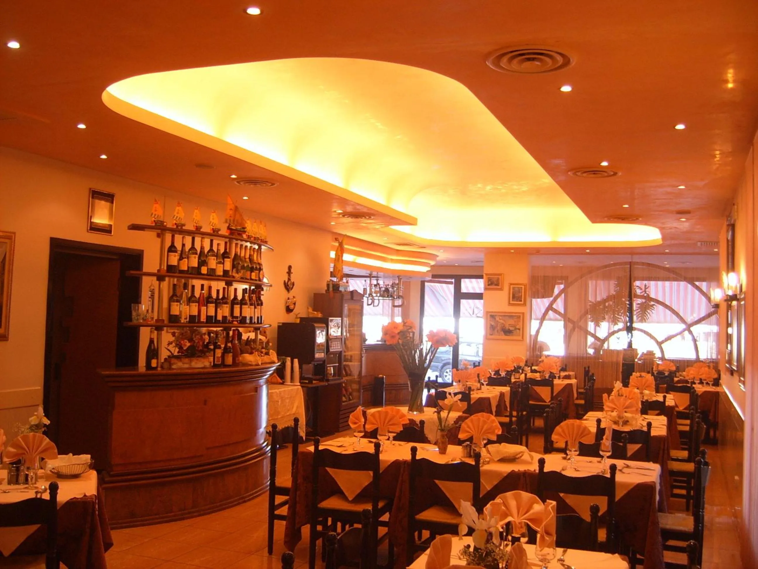 Restaurant/places to eat in Hotel Touring