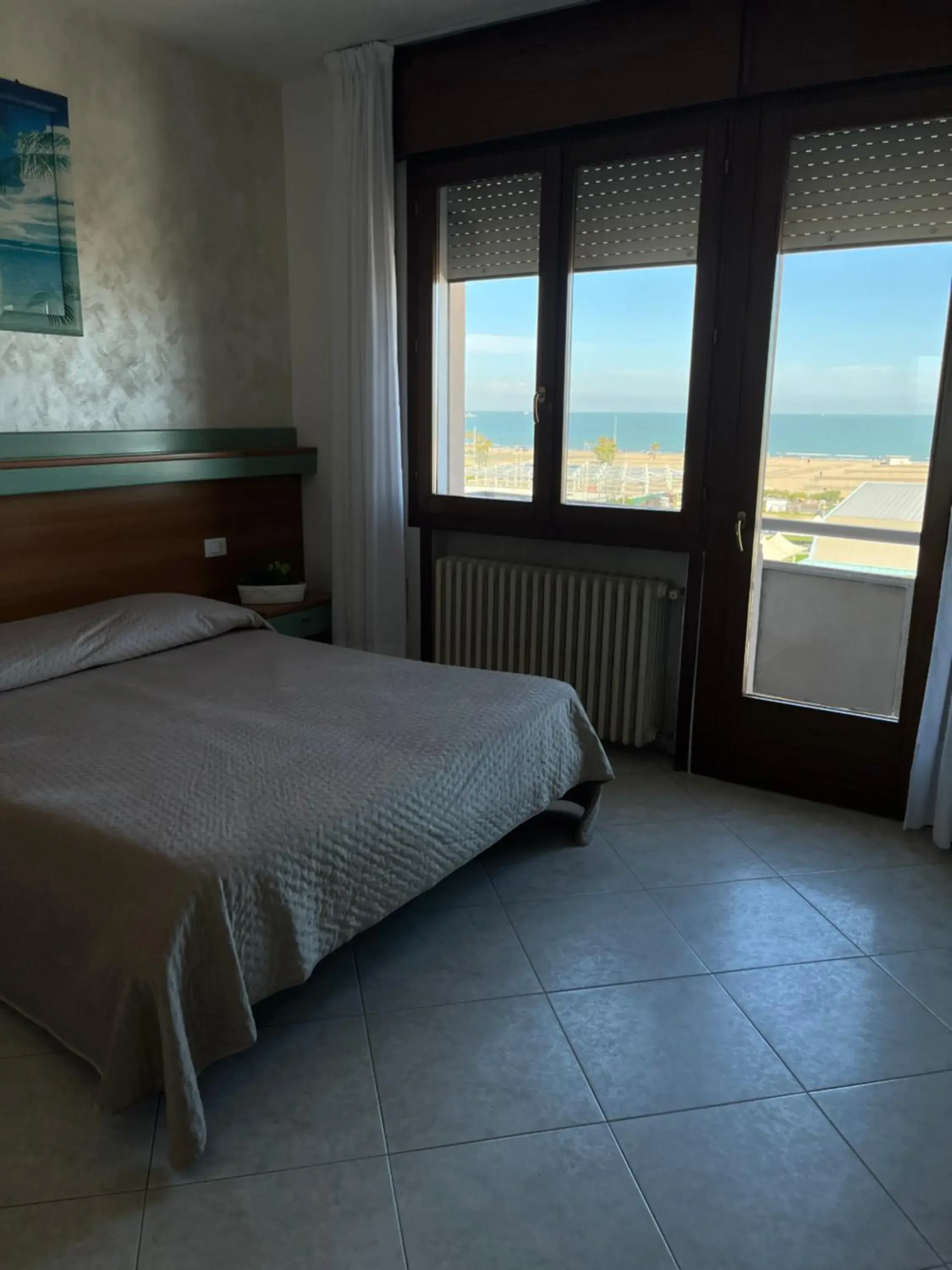 Triple Room with Sea View in Hotel Touring Triple Room with Sea View in Hotel Touring