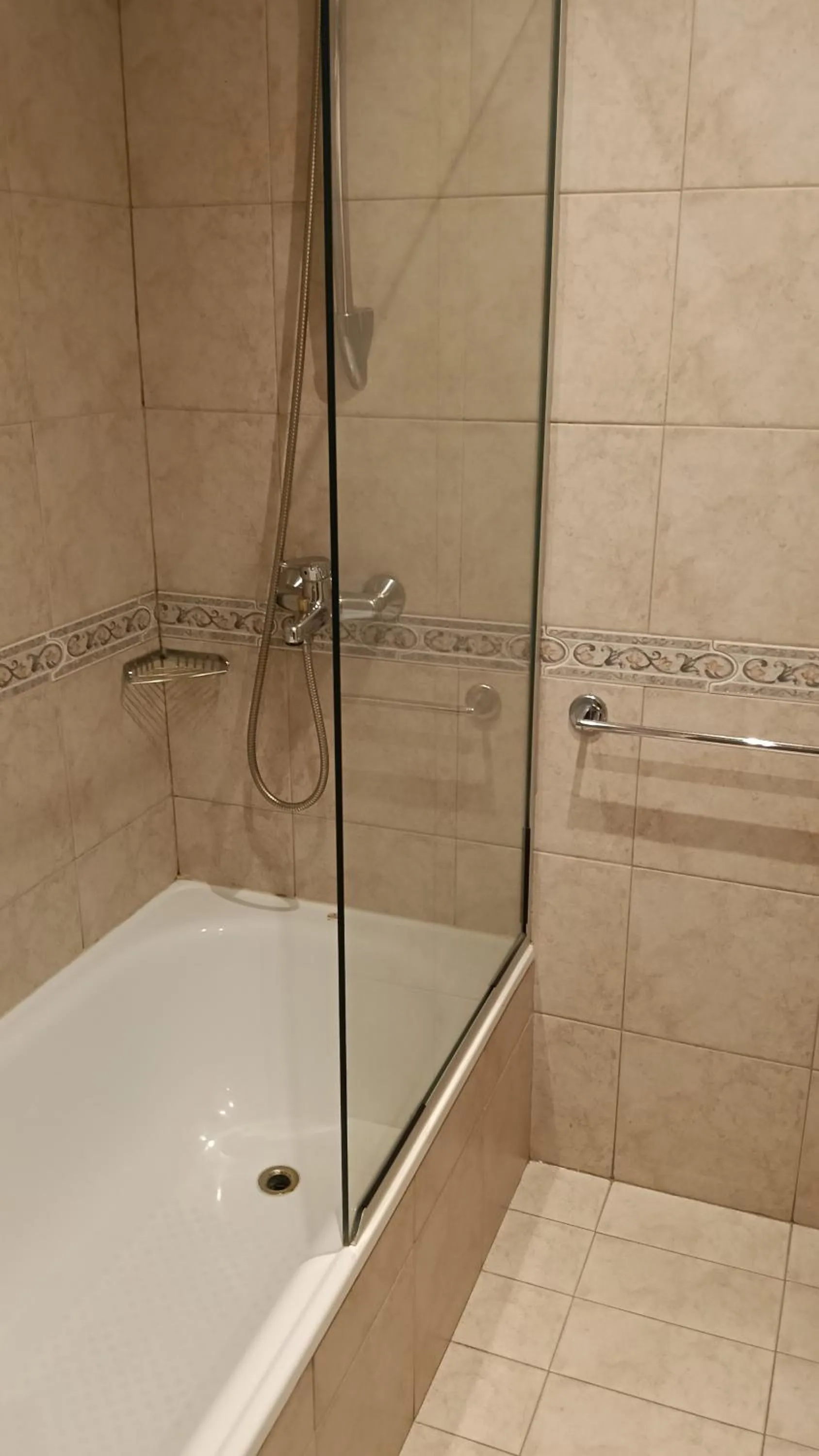 Bath in InterTower Hotel