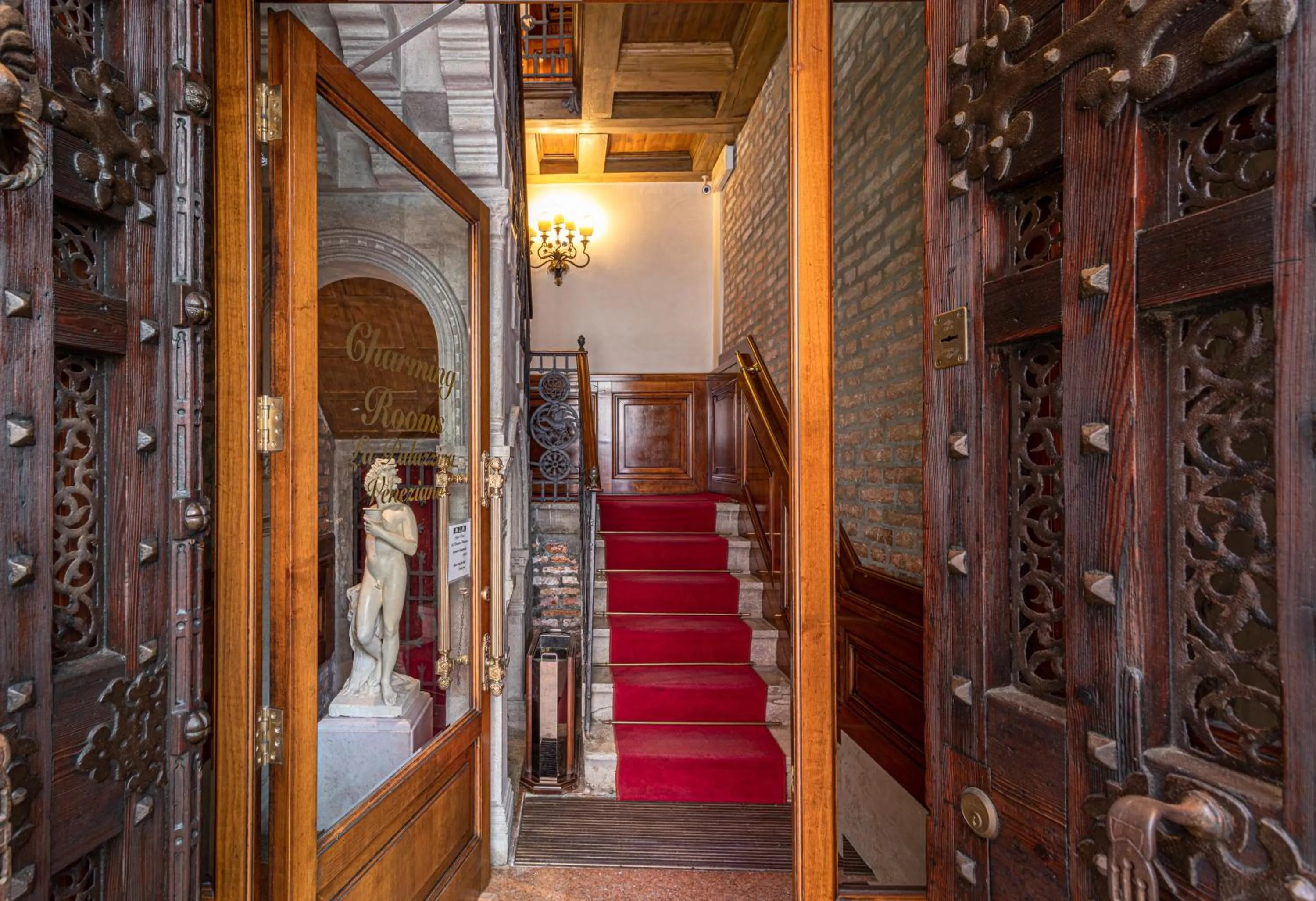 Decorative detail in Palazzina Veneziana