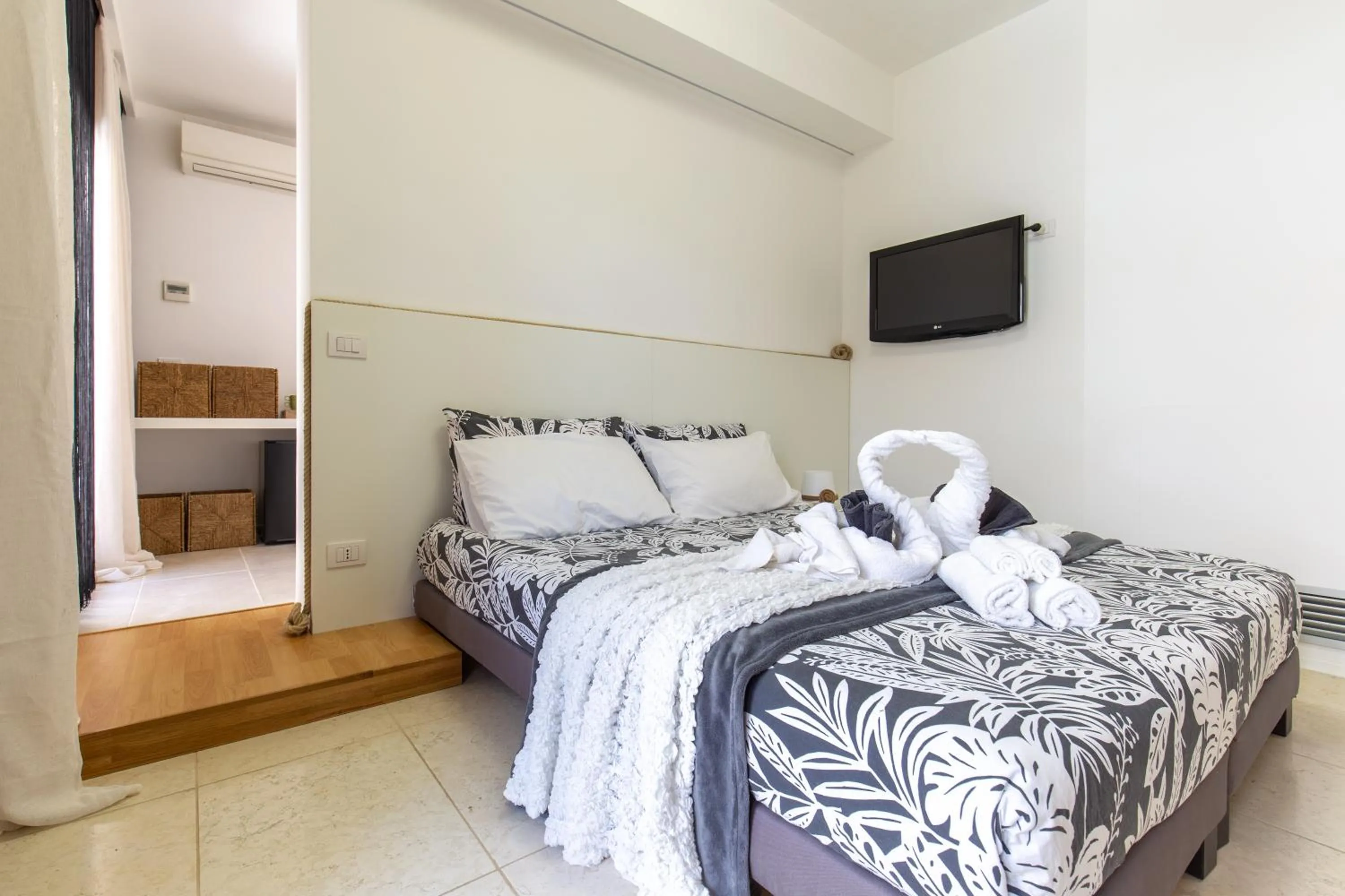 Photo of the whole room, Bed in Residenze Longhi