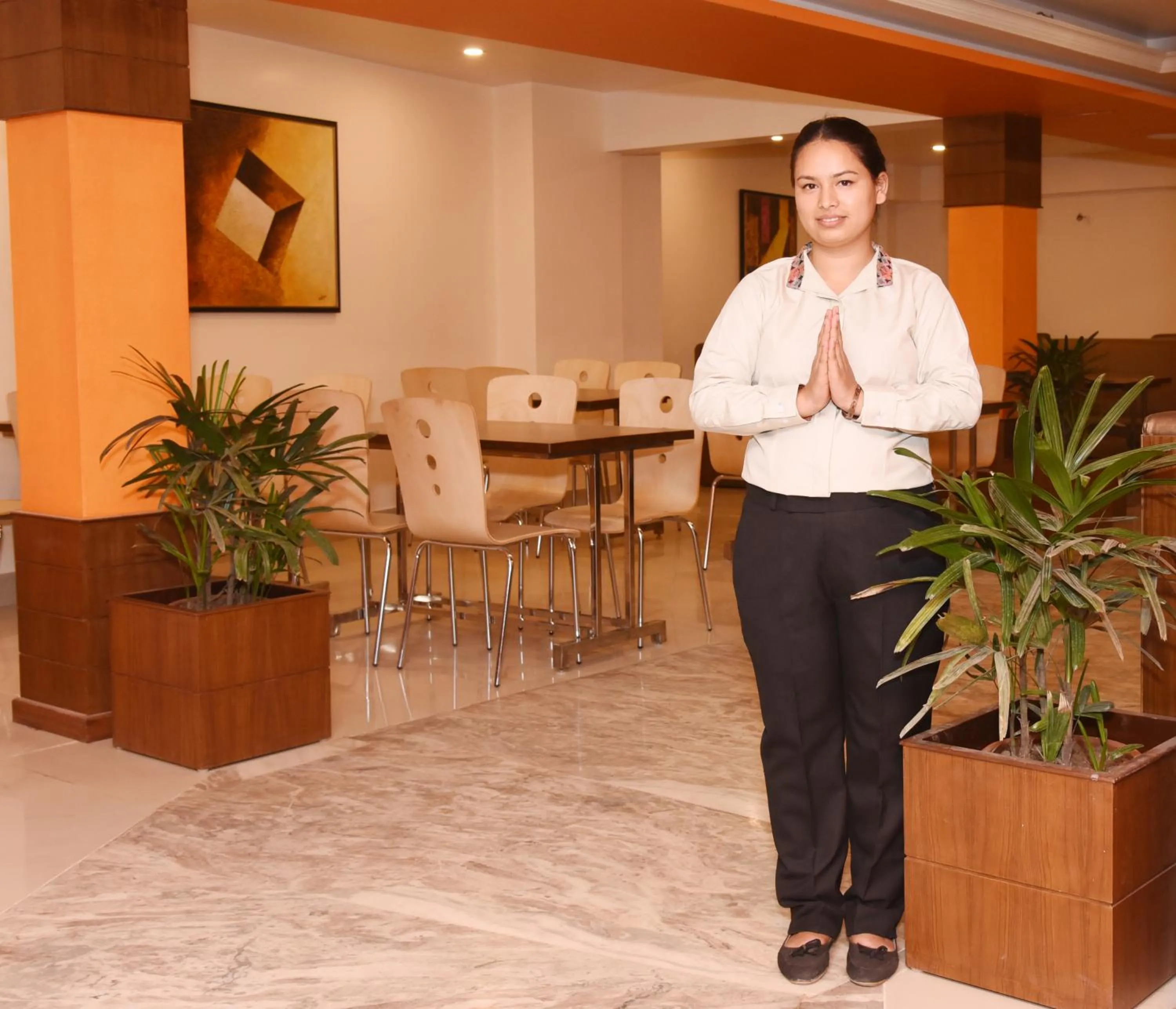 Restaurant/places to eat in Kailash Kuti Inn