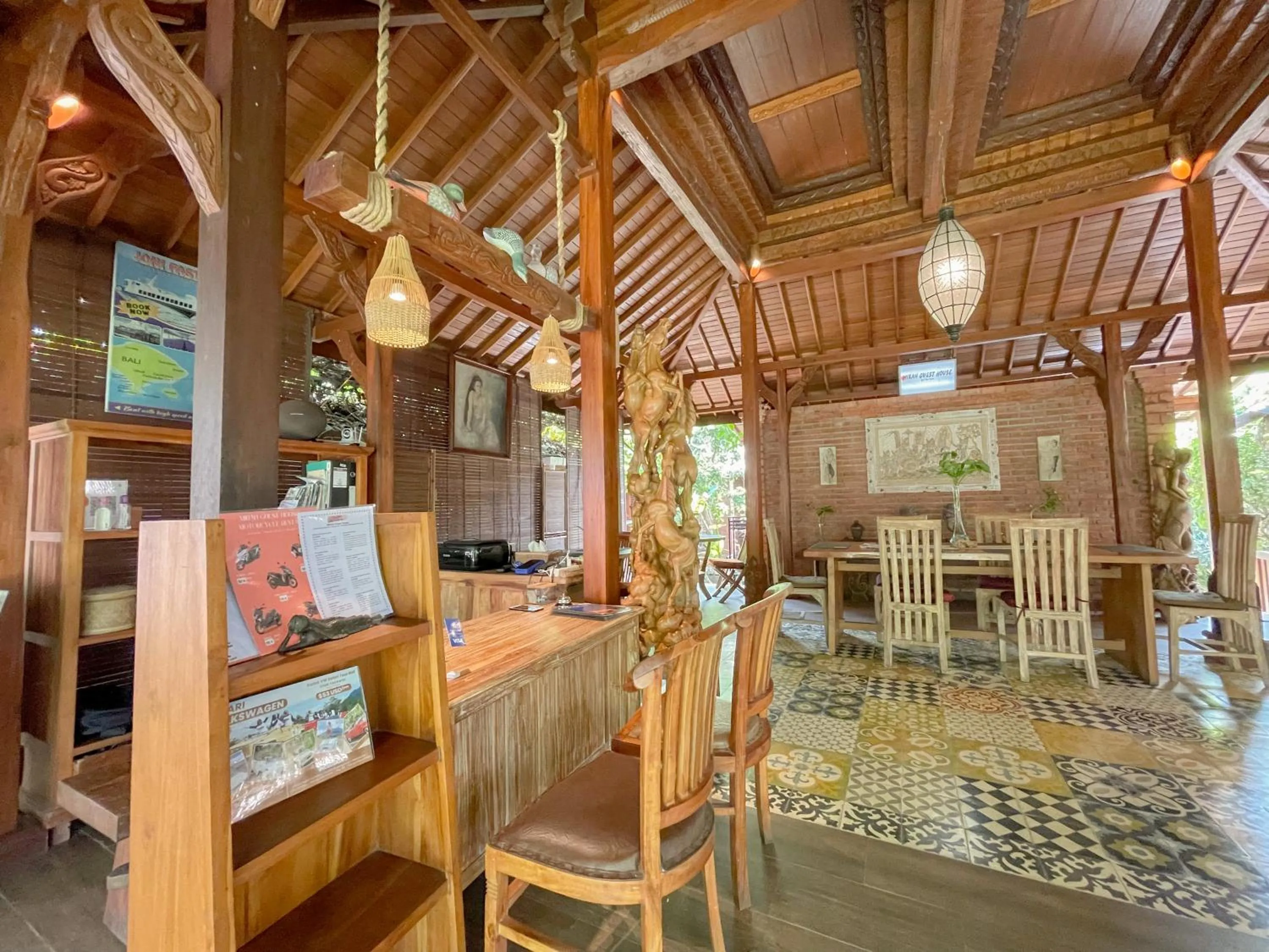 Restaurant/places to eat in Mirah Guest House