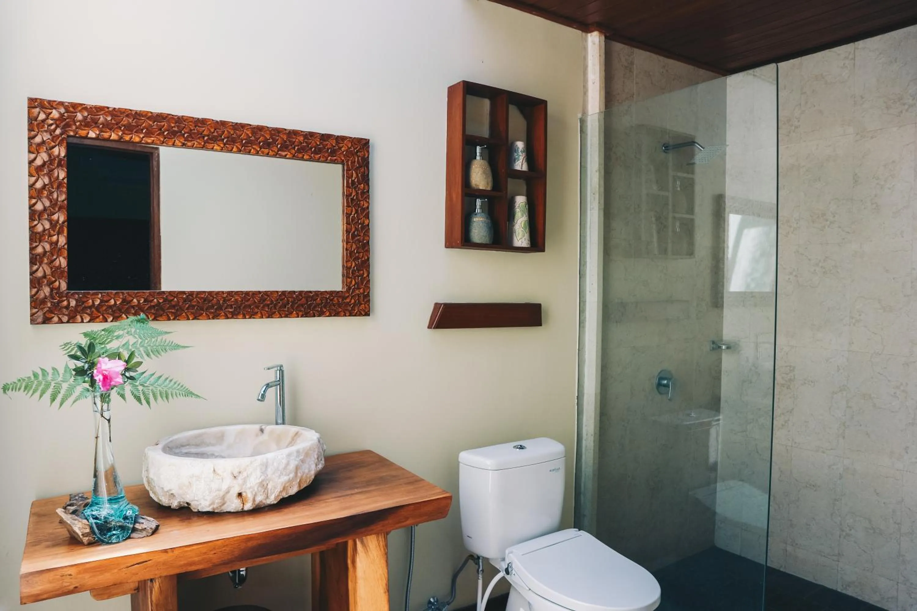 Shower in Mirah Guest House