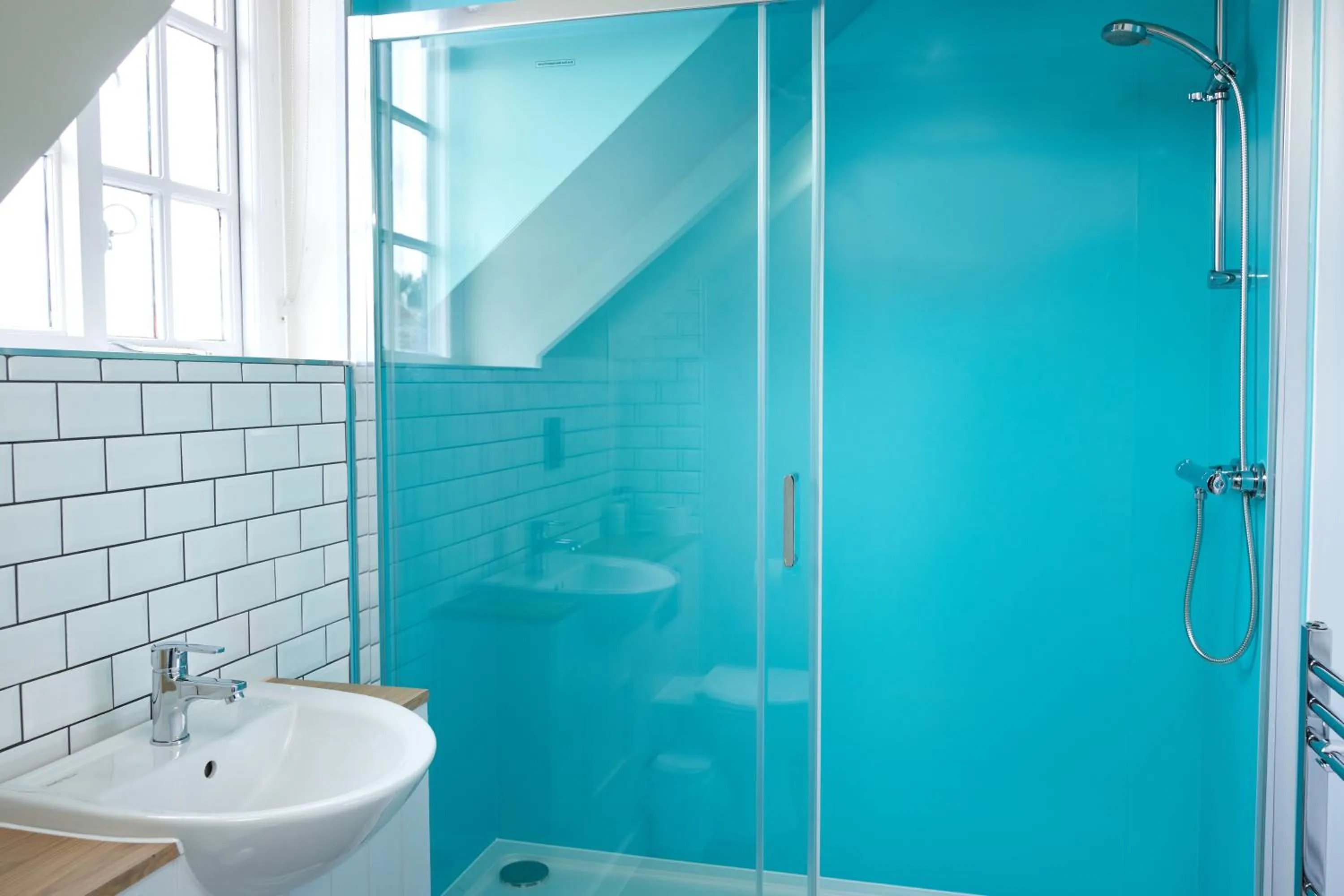 Bathroom in Narborough Arms