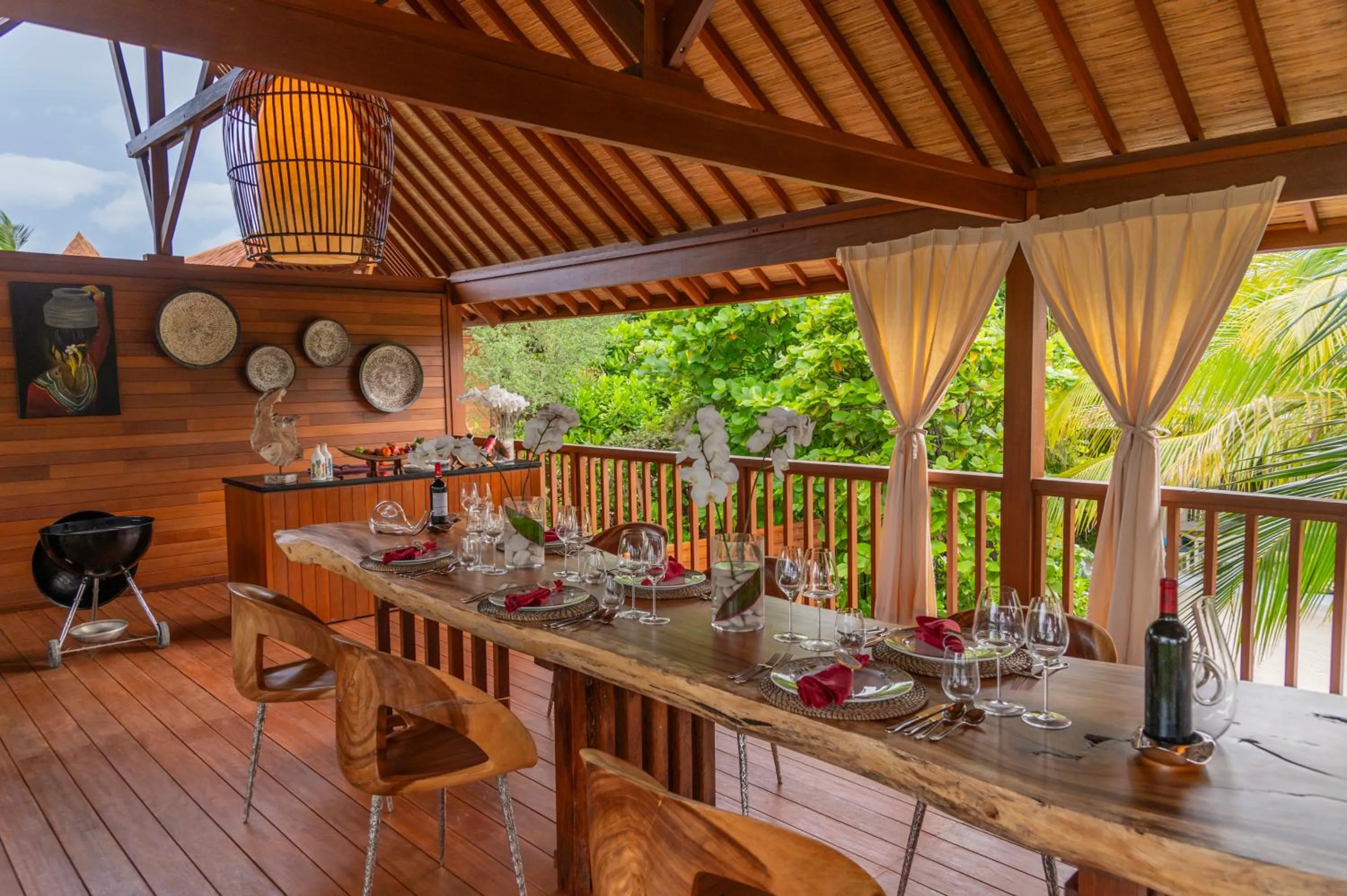 Dining area in Kuredhivaru Resort and Spa - Maldives