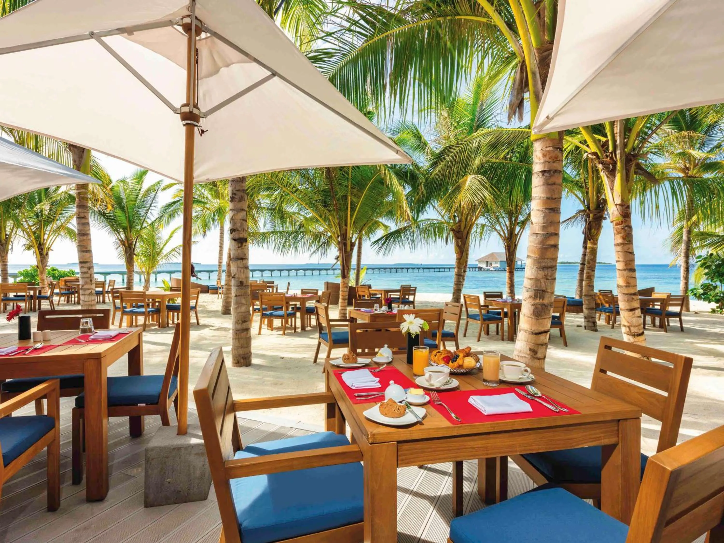 Restaurant/places to eat in Kuredhivaru Resort and Spa - Maldives
