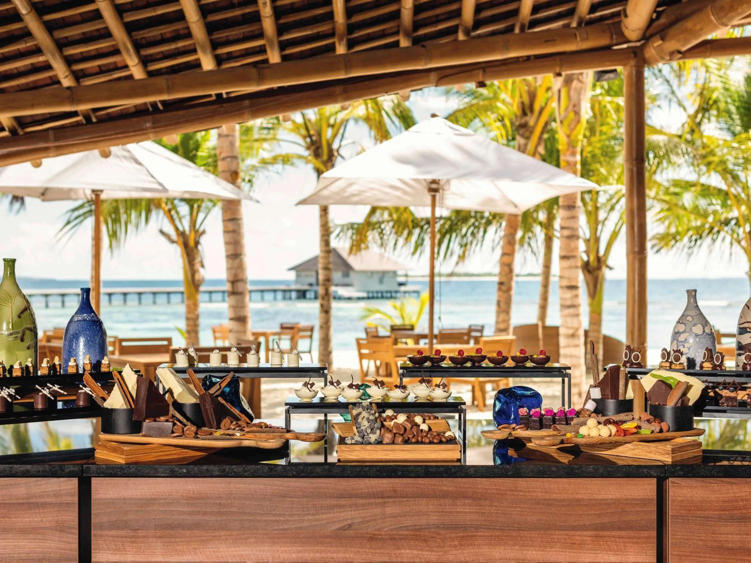 Restaurant/places to eat in Kuredhivaru Resort and Spa - Maldives